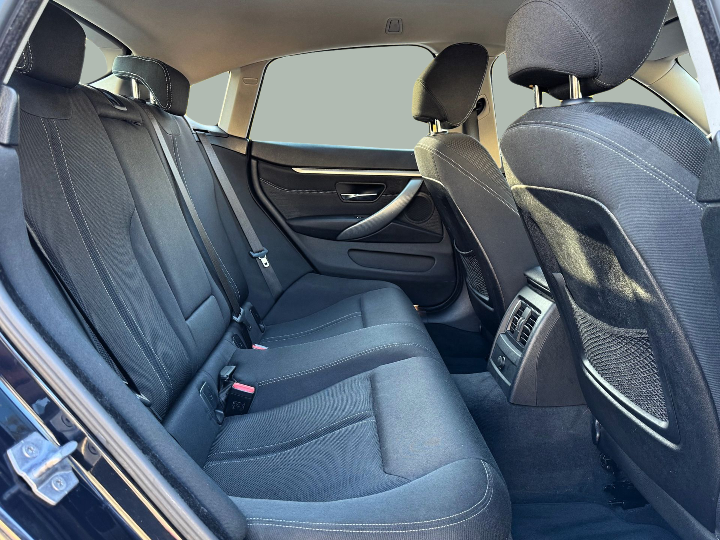 BMW Série 4 418d Gran Coupe color Azul. Año 2019. 110KW(150CV). Diesel. En concesionario Santogal Oeiras de Oeiras