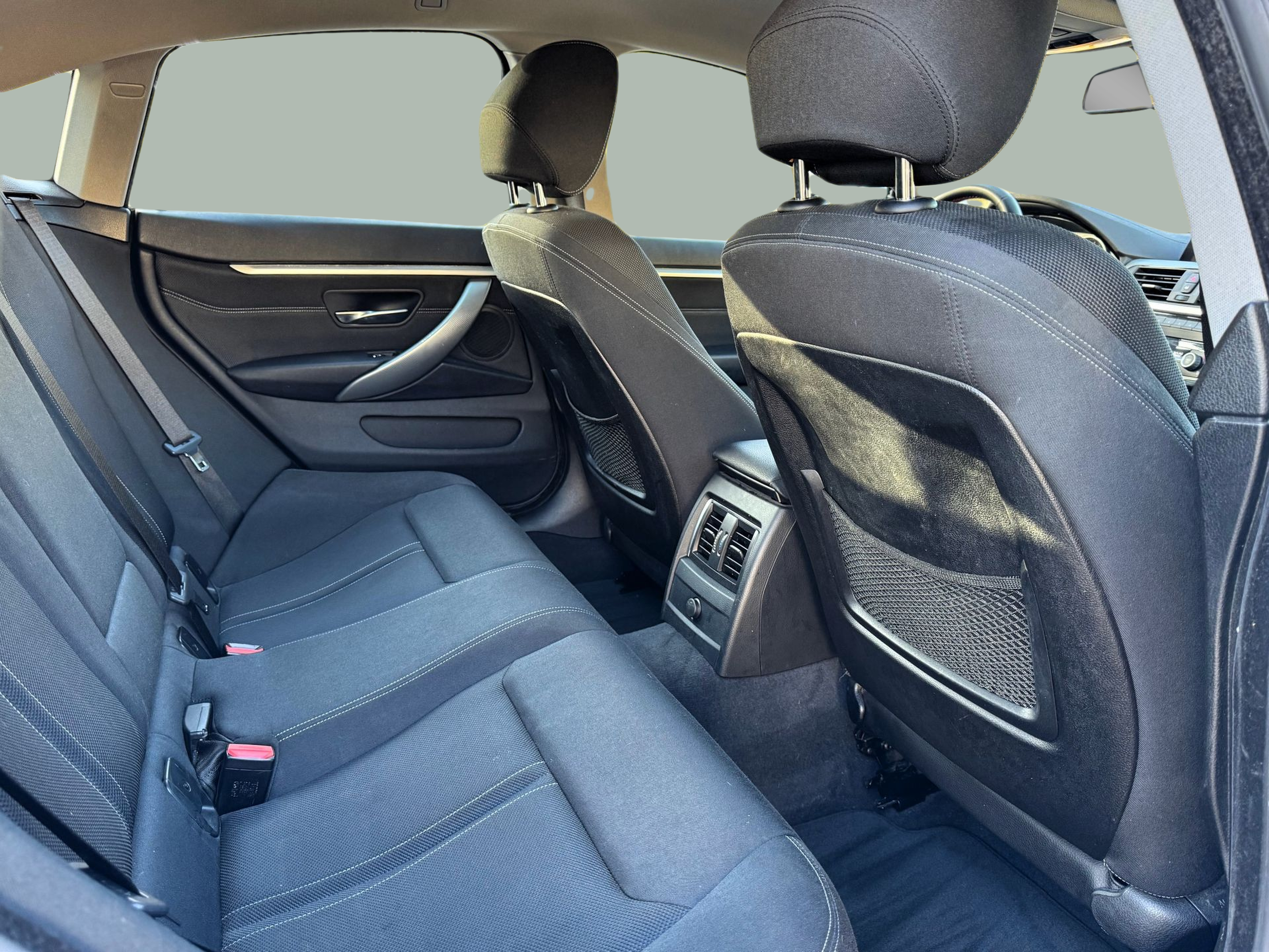 BMW Série 4 418d Gran Coupe color Azul. Año 2019. 110KW(150CV). Diesel. En concesionario Santogal Oeiras de Oeiras