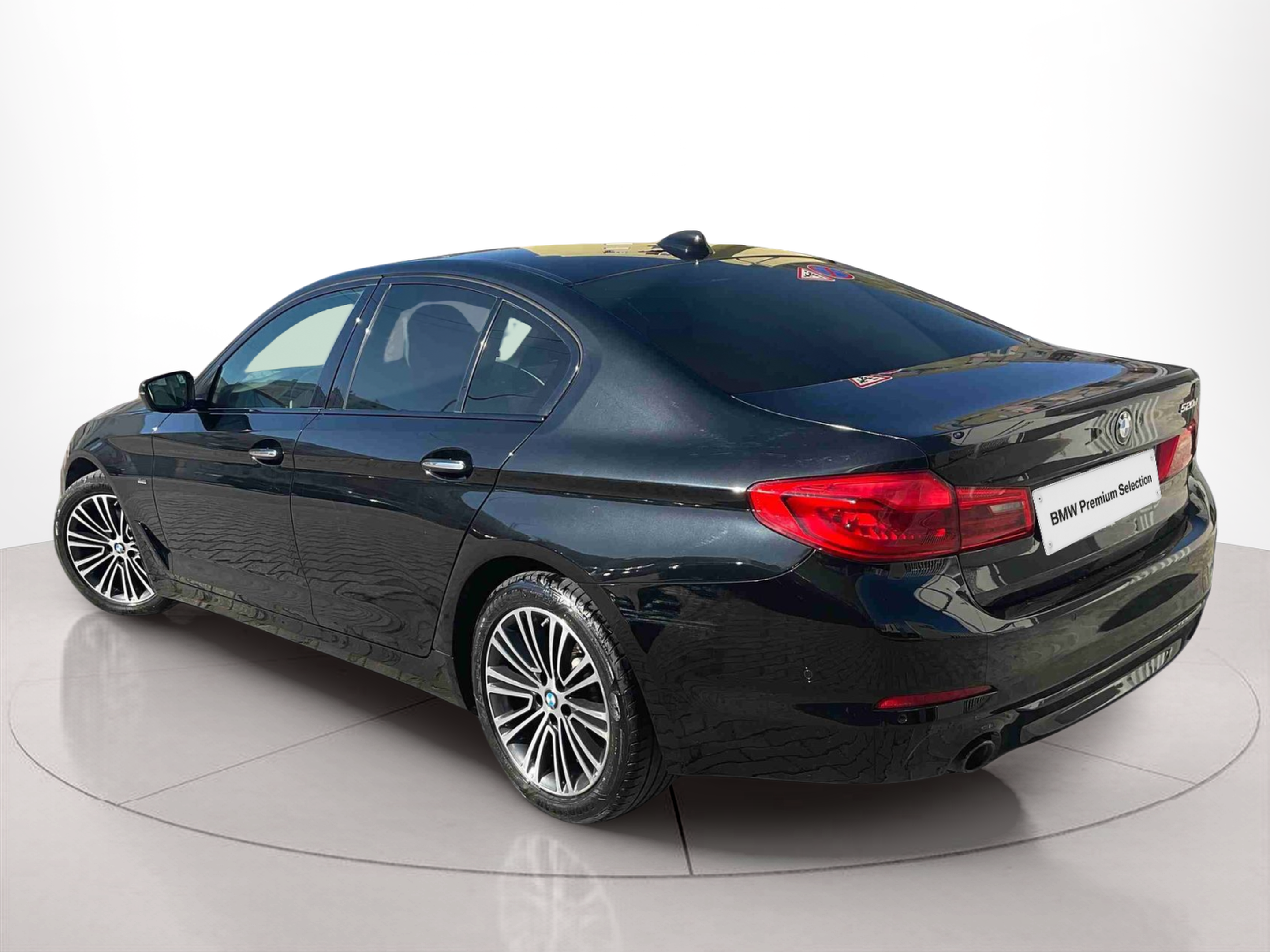 BMW Série 5 520d Berlina color Negro. Año 2019. 140KW(190CV). Diesel. En concesionario Santogal Setúbal de Setúbal