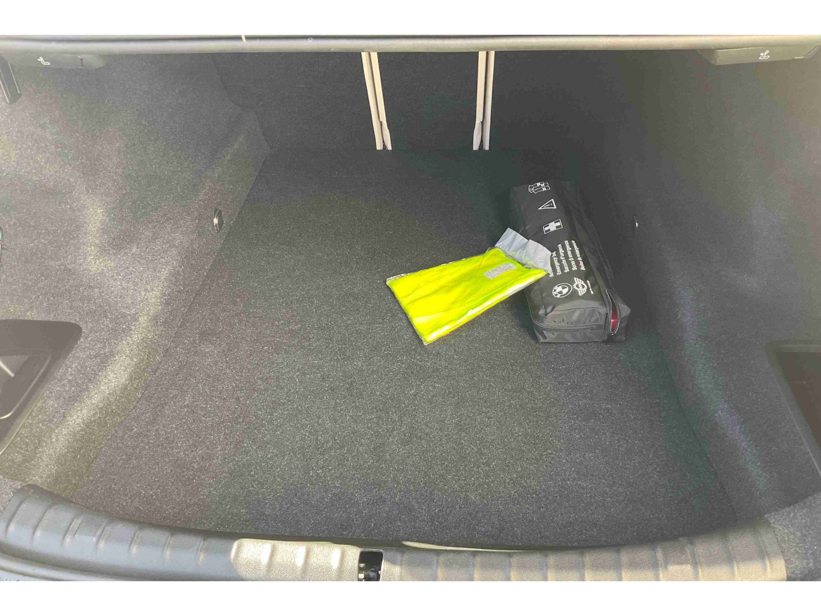 BMW Série 5 520d Berlina color Negro. Año 2019. 140KW(190CV). Diesel. En concesionario Santogal Setúbal de Setúbal