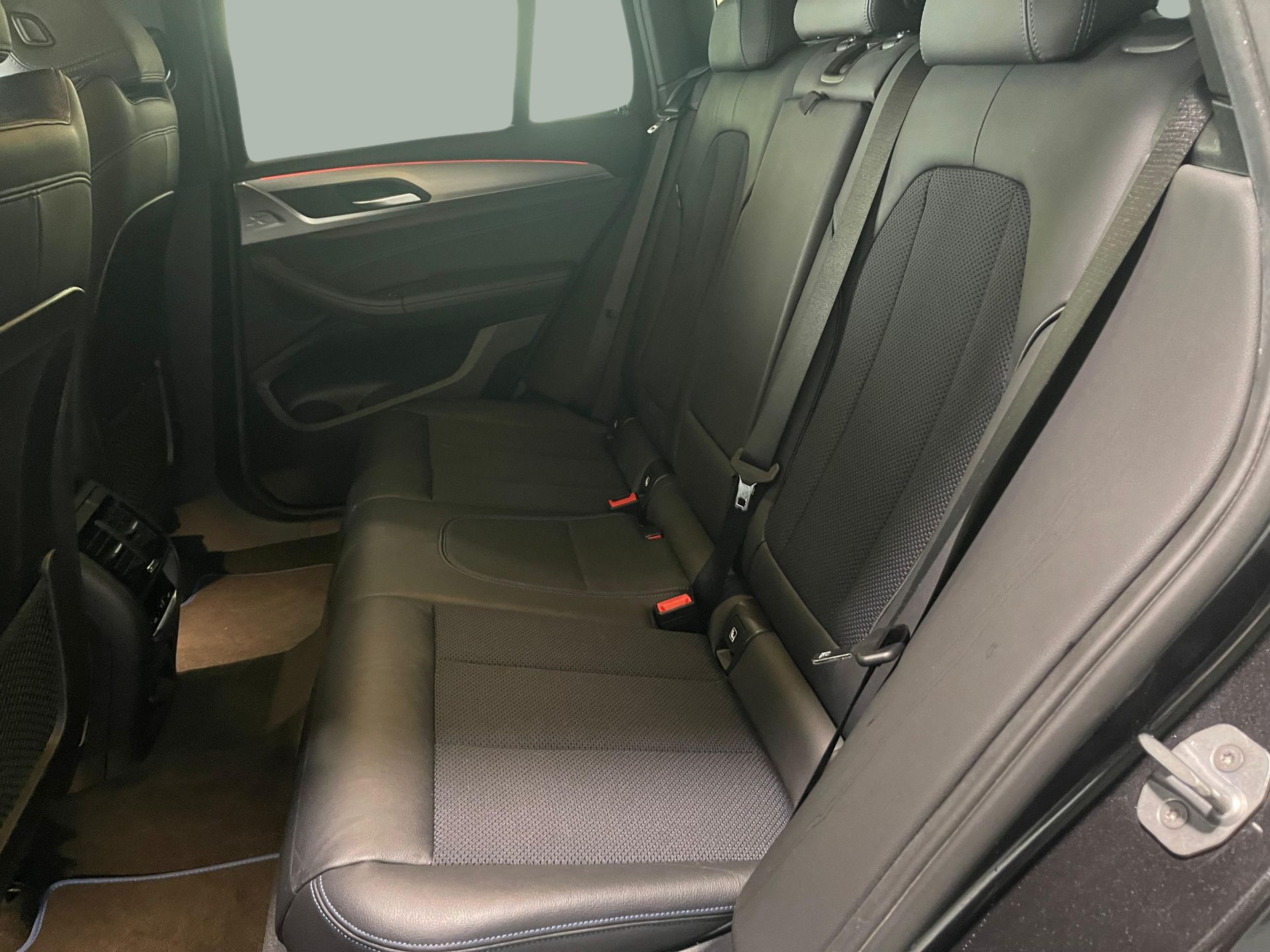 BMW X3 xDrive25d color Gris. Año 2019. 170KW(231CV). Diesel. En concesionario Santogal Carnaxide de Oeiras