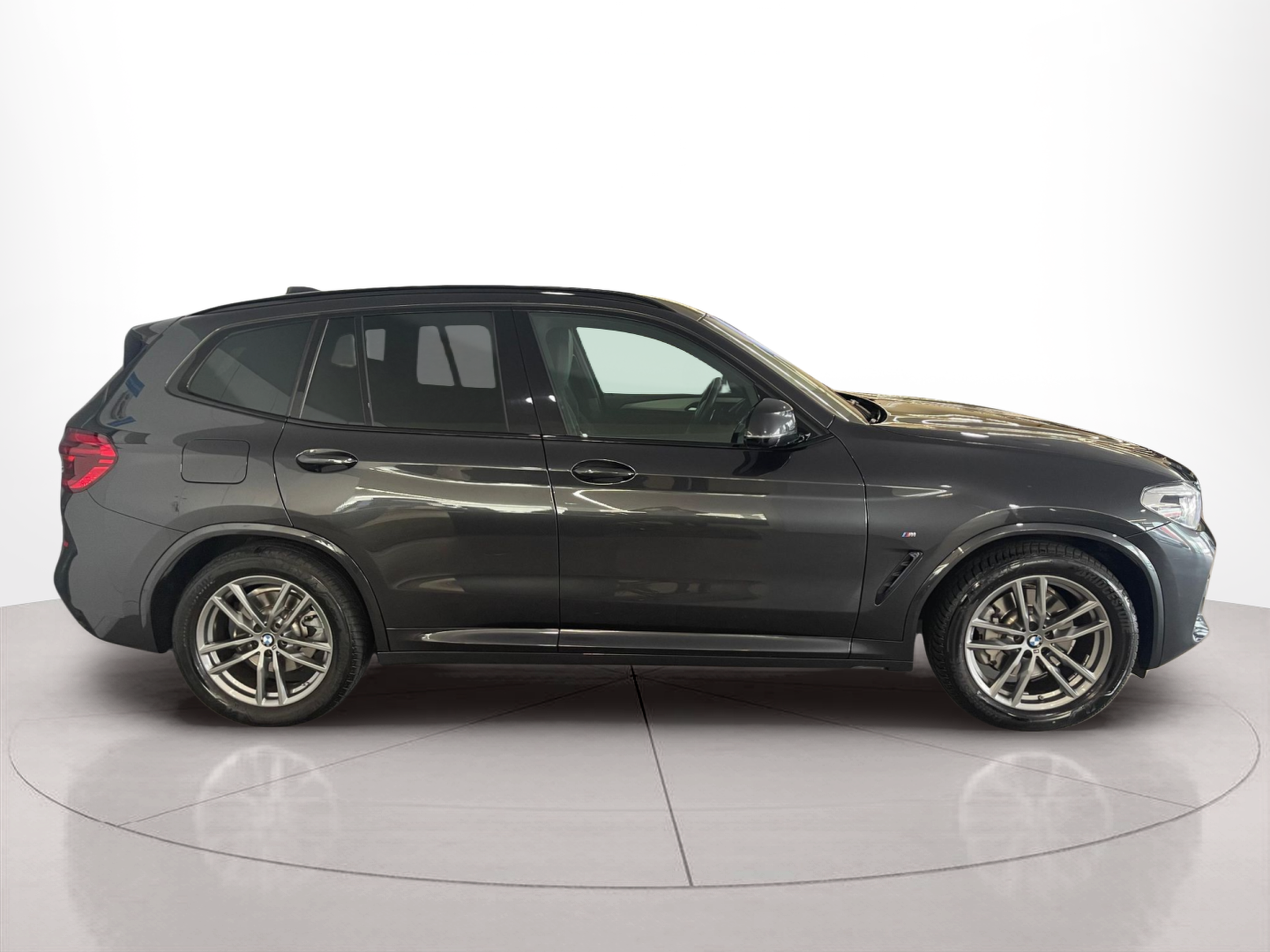 Fotos de BMW X3 xDrive25d color Gris. Año 2019. 170KW(231CV). Diesel. En concesionario Santogal Carnaxide de Oeiras