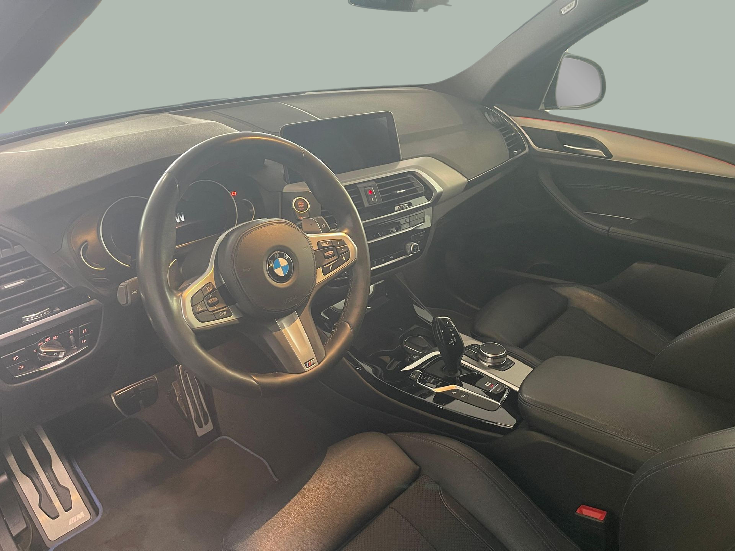 BMW X3 xDrive25d color Gris. Año 2019. 170KW(231CV). Diesel. En concesionario Santogal Carnaxide de Oeiras