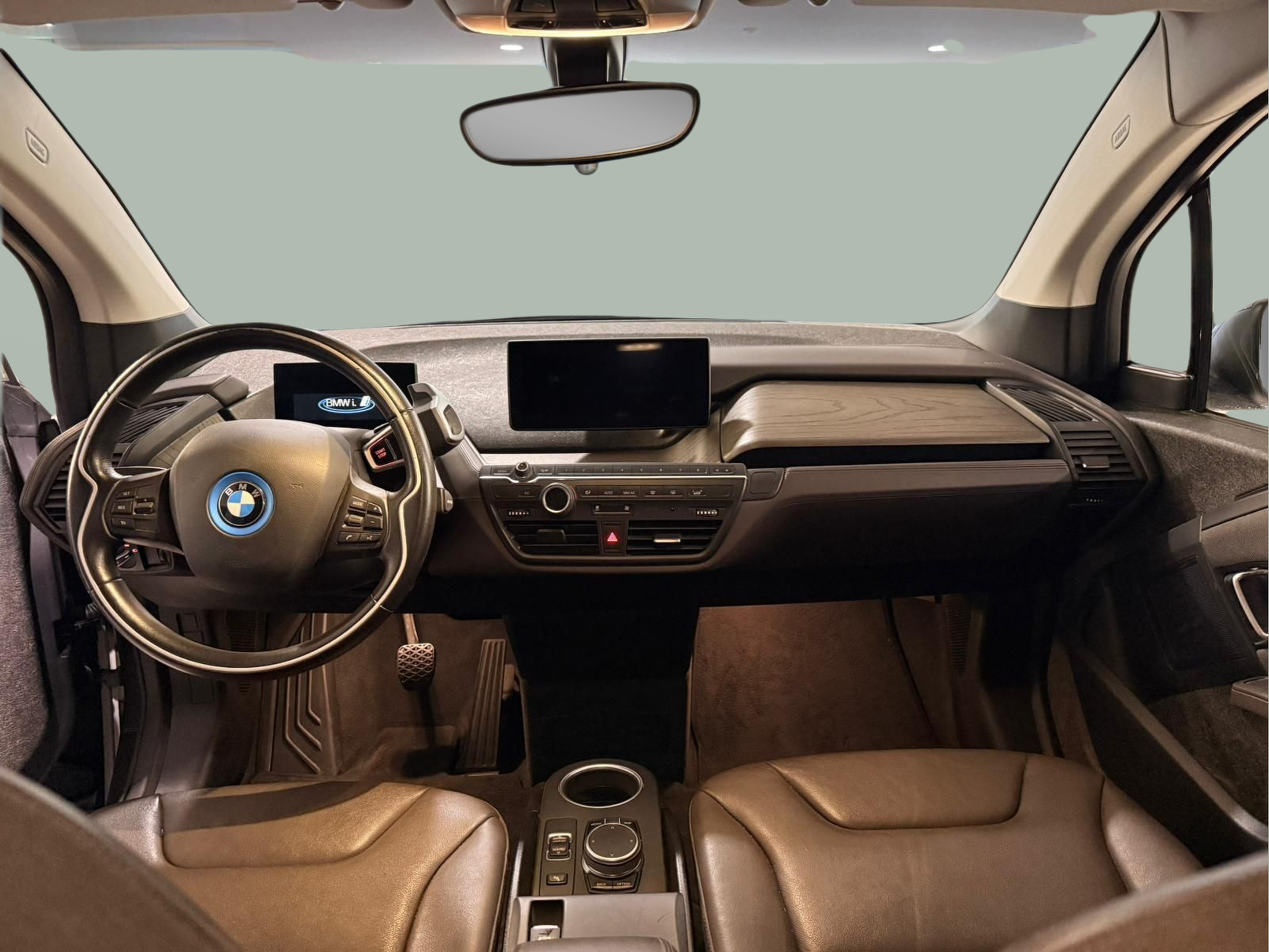 BMW i3 i3 120Ah color Blanco. Año 2019. 125KW(170CV). Elétrico. En concesionario Santogal Carnaxide de Oeiras