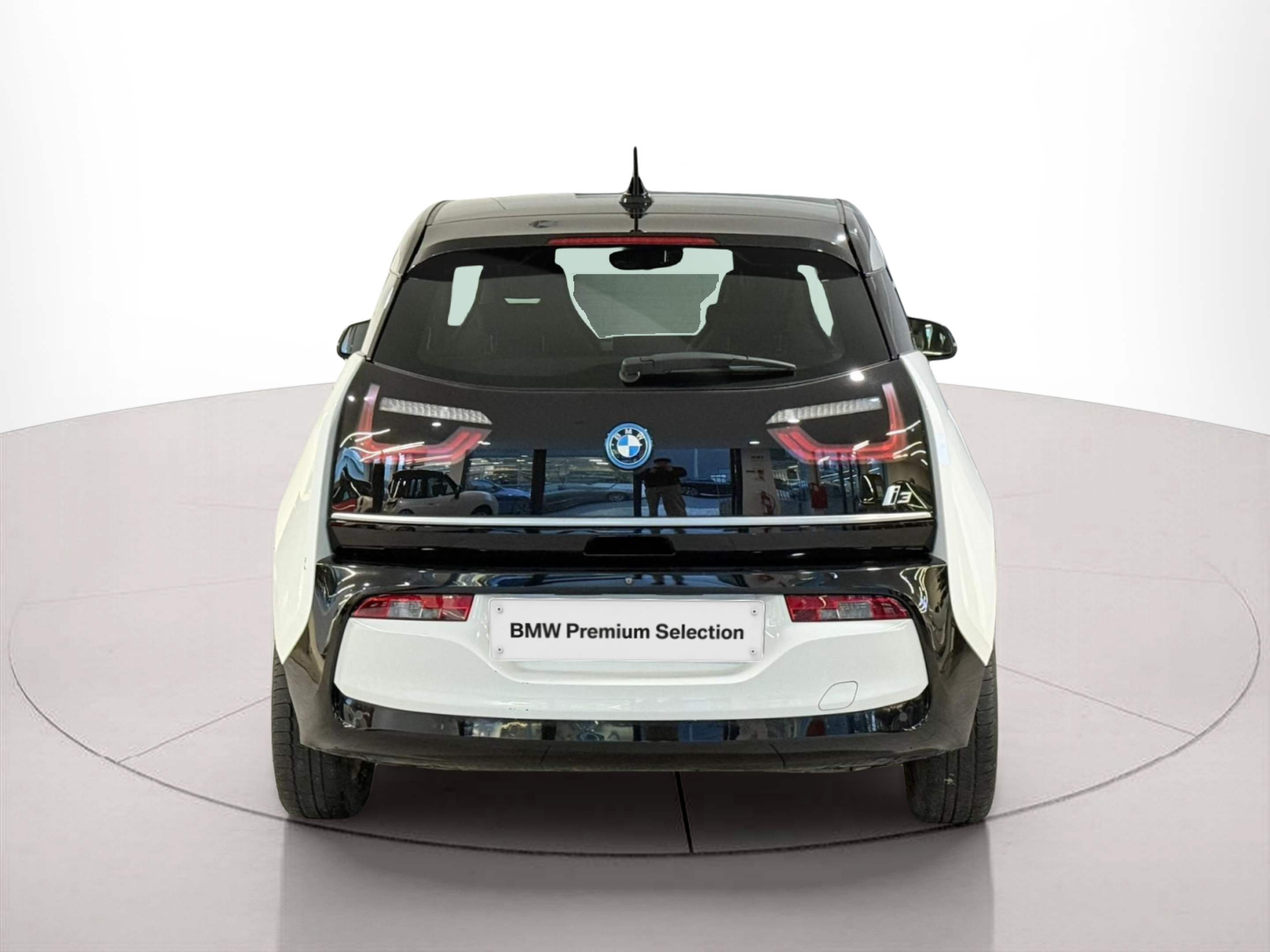 BMW i3 i3 120Ah color Blanco. Año 2019. 125KW(170CV). Elétrico. En concesionario Santogal Carnaxide de Oeiras