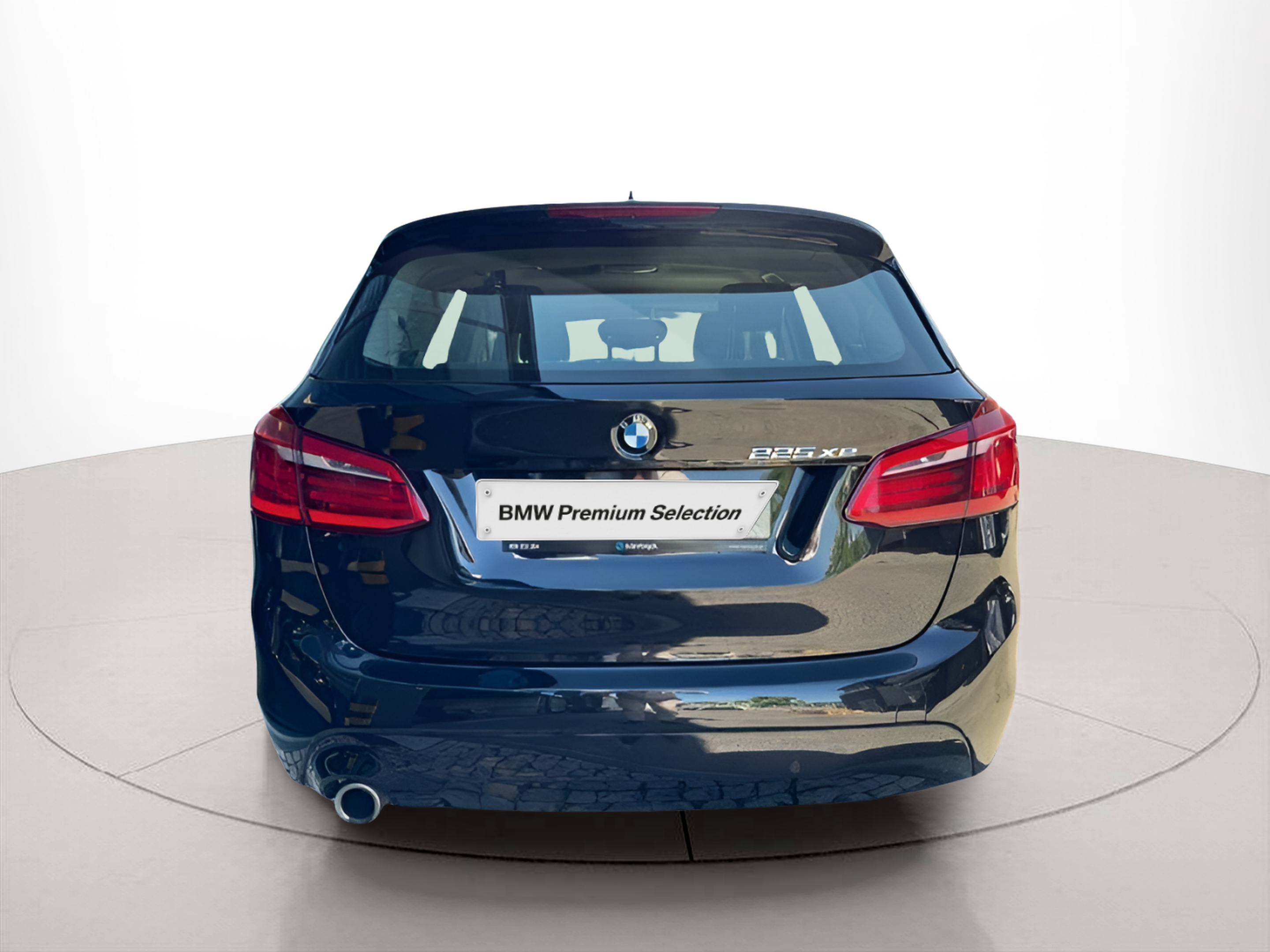 BMW Série 2 225xe Active Tourer color Negro. Año 2021. 165KW(224CV). Elétrico / Gasolina Híbrido. En concesionario Santogal Oeiras de Oeiras