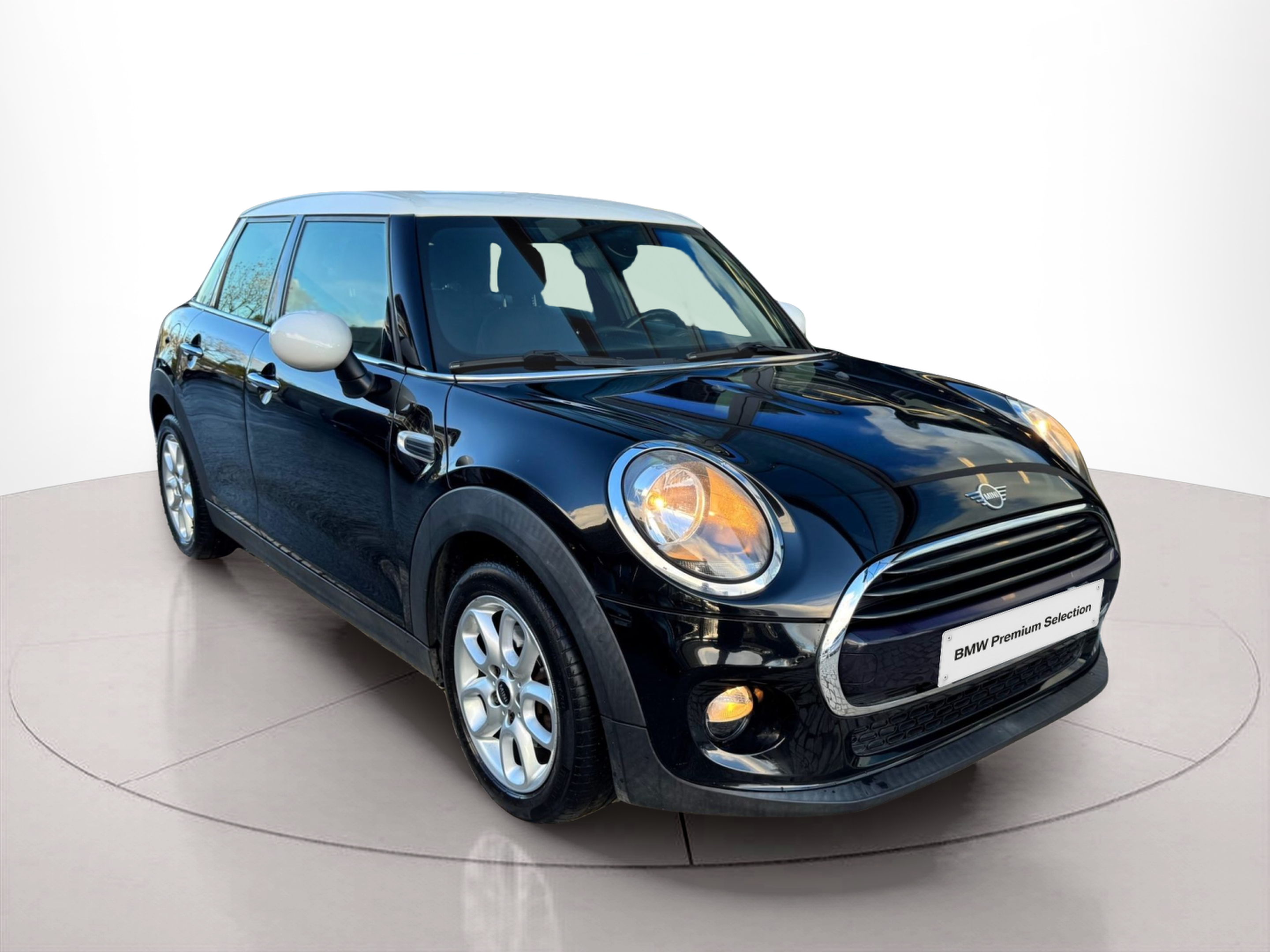 fotoG 10 del MINI MINI 5 Portas Cooper D 85 kW (116 CV) 116cv Diesel de 2018 em Oeiras