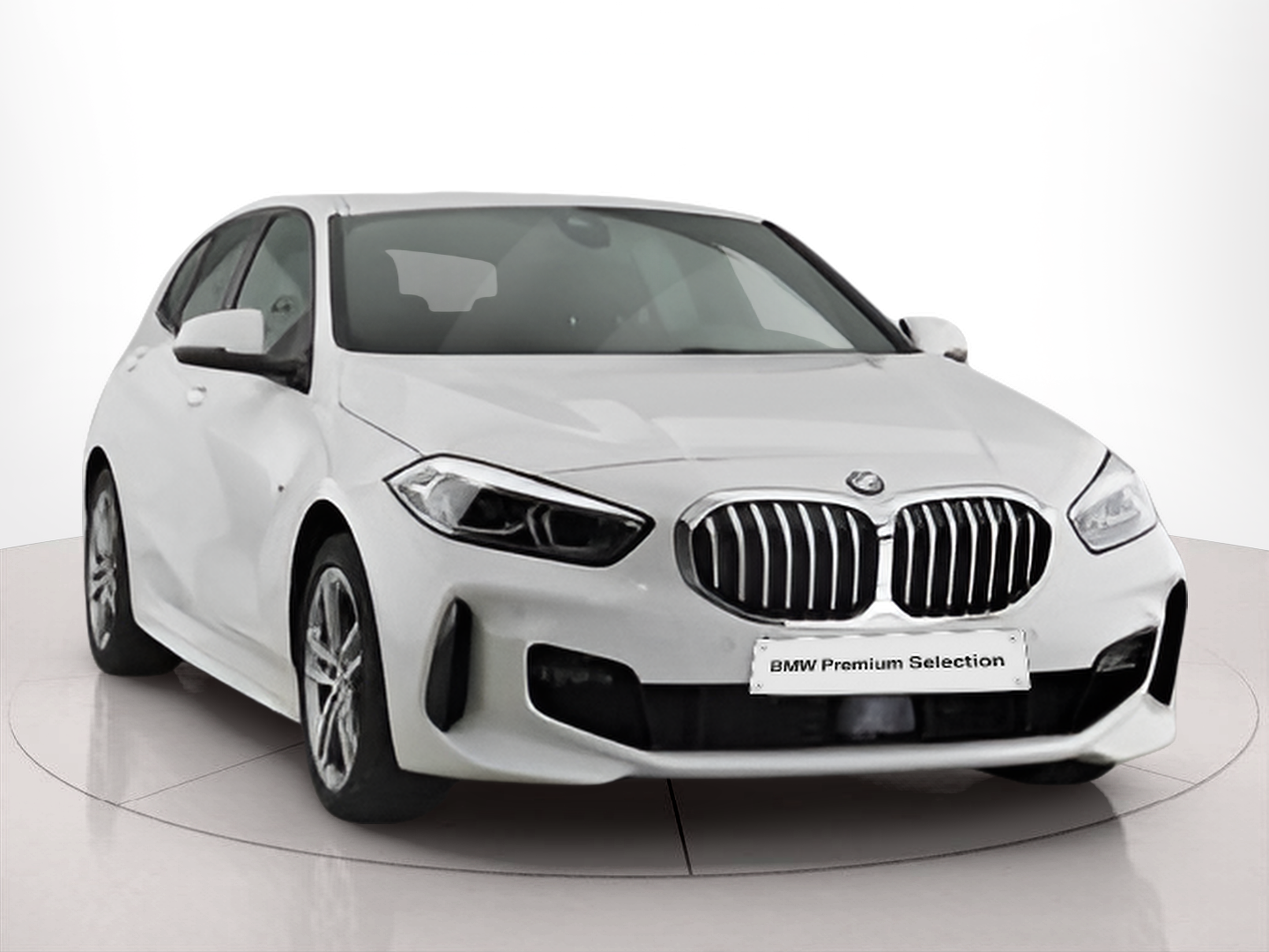 Fotos de BMW Série 1 116d color Blanco. Año 2023. 85KW(116CV). Diesel. En concesionario Santogal Carnaxide de Oeiras