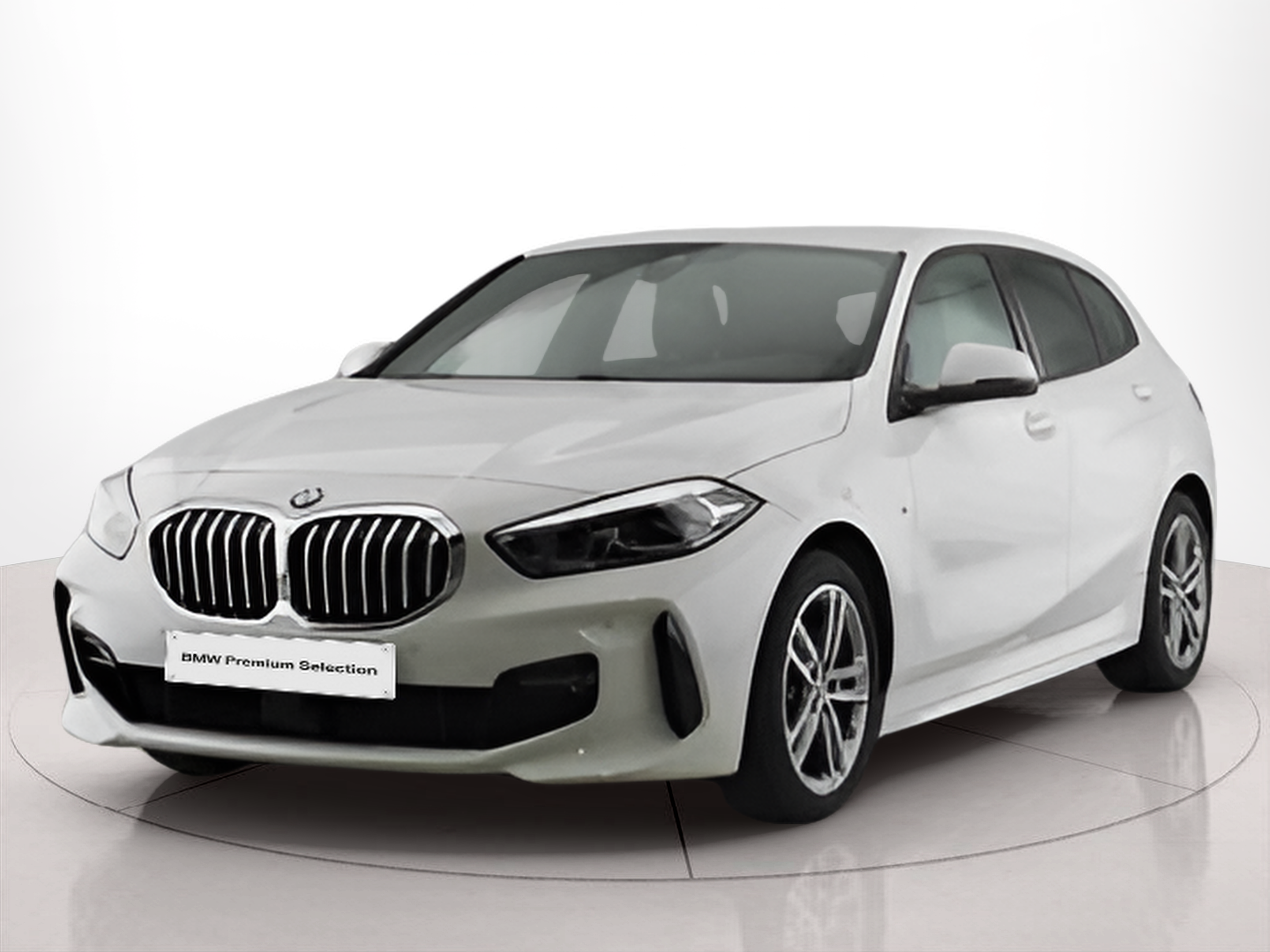 Fotos de BMW Série 1 116d color Blanco. Año 2023. 85KW(116CV). Diesel. En concesionario Santogal Carnaxide de Oeiras