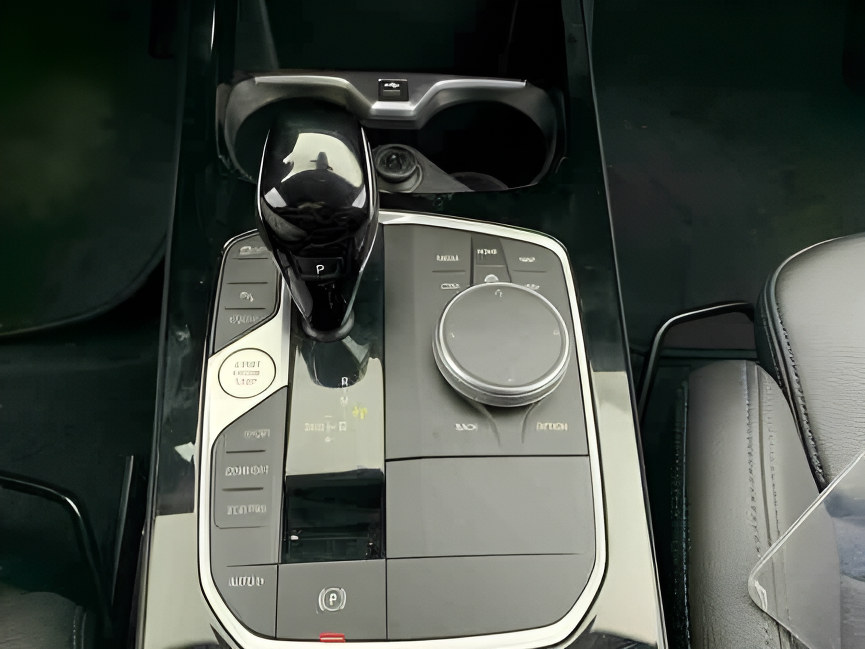 BMW Série 1 116d color Blanco. Año 2023. 85KW(116CV). Diesel. En concesionario Santogal Carnaxide de Oeiras