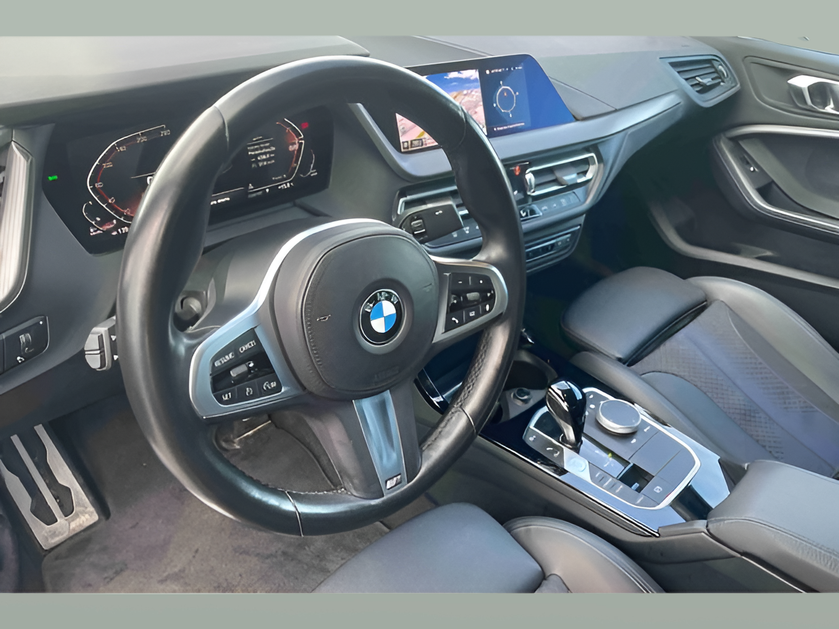 BMW Série 2 216d Gran Coupe color Negro. Año 2023. 85KW(116CV). Diesel. En concesionario Santogal Seixal de Seixal