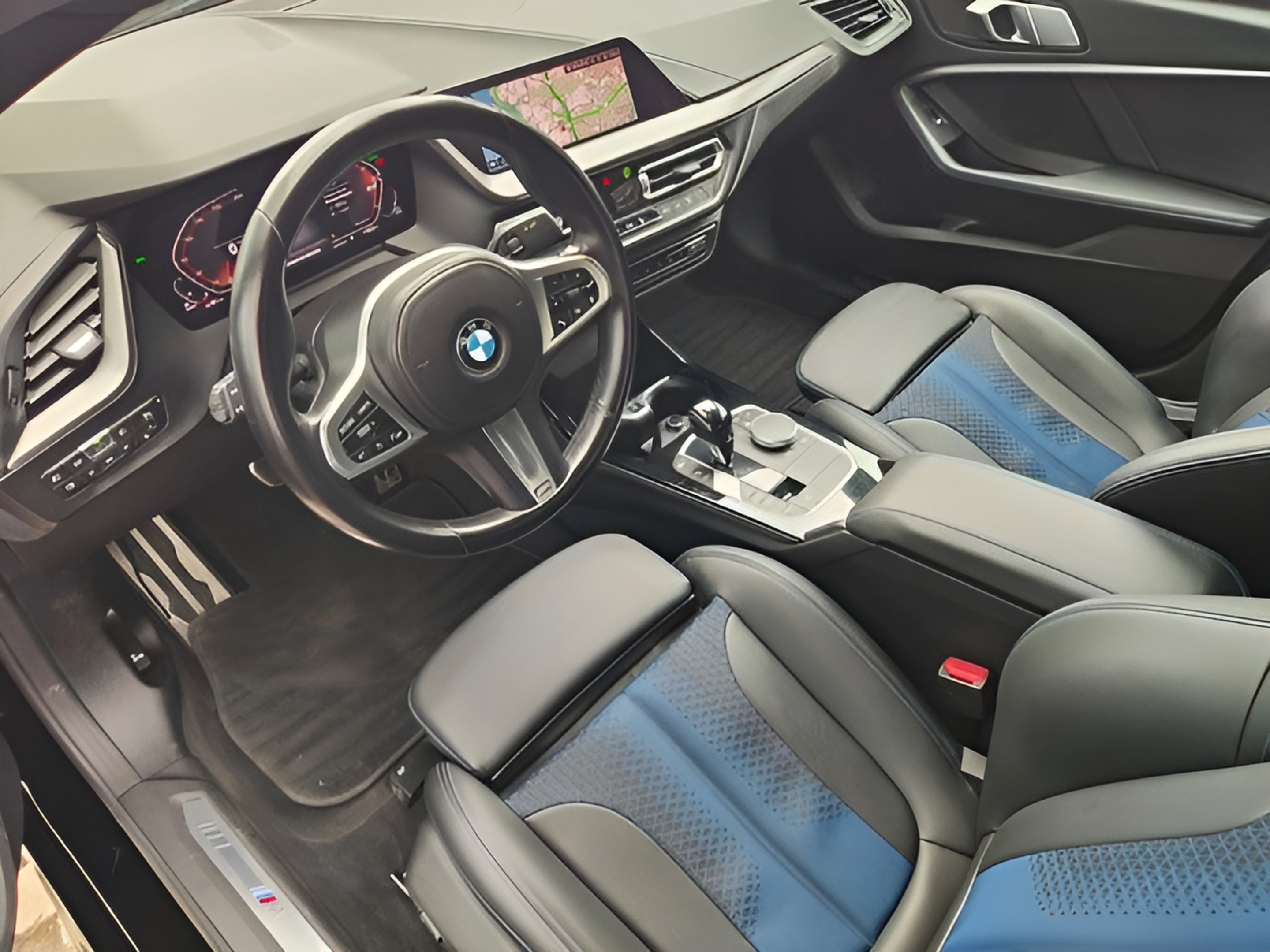 BMW Série 2 216d Gran Coupe color Negro. Año 2023. 85KW(116CV). Diesel. En concesionario Santogal Oeiras de Oeiras
