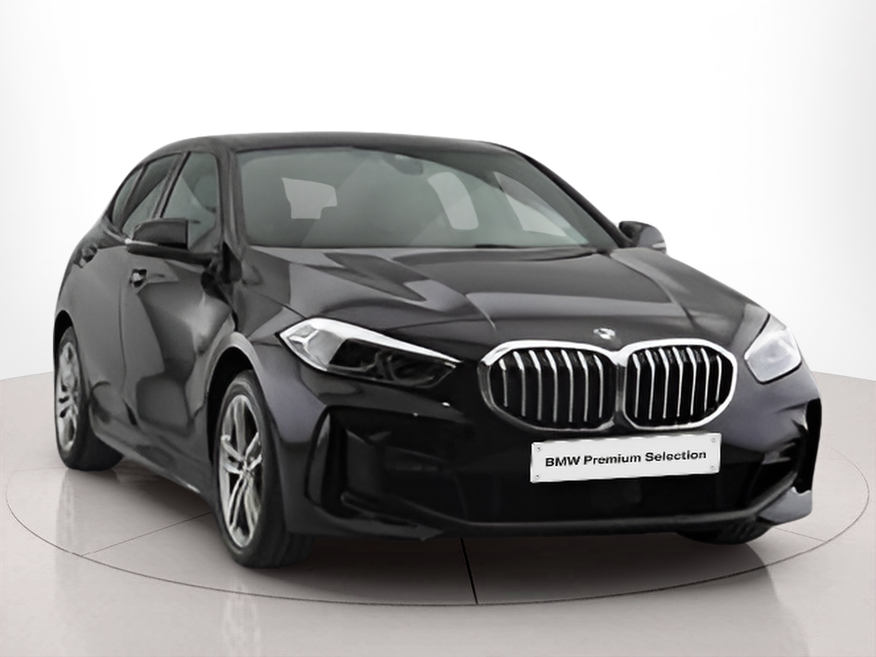 Fotos de BMW Série 1 116d color Negro. Año 2023. 85KW(116CV). Diesel. En concesionario Santogal Setúbal de Setúbal