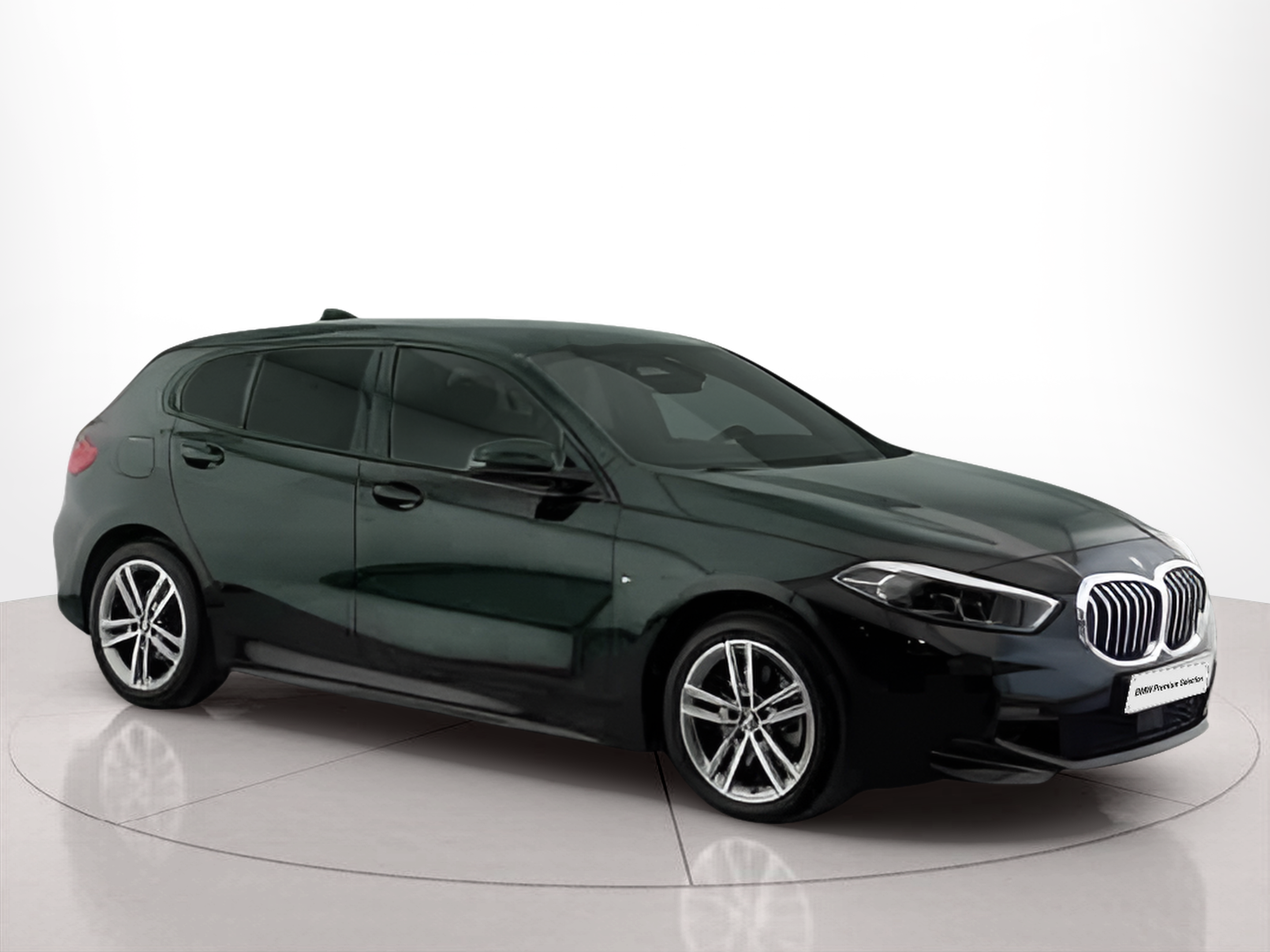 BMW Série 1 116d color Negro. Año 2023. 85KW(116CV). Diesel. En concesionario Santogal Setúbal de Setúbal