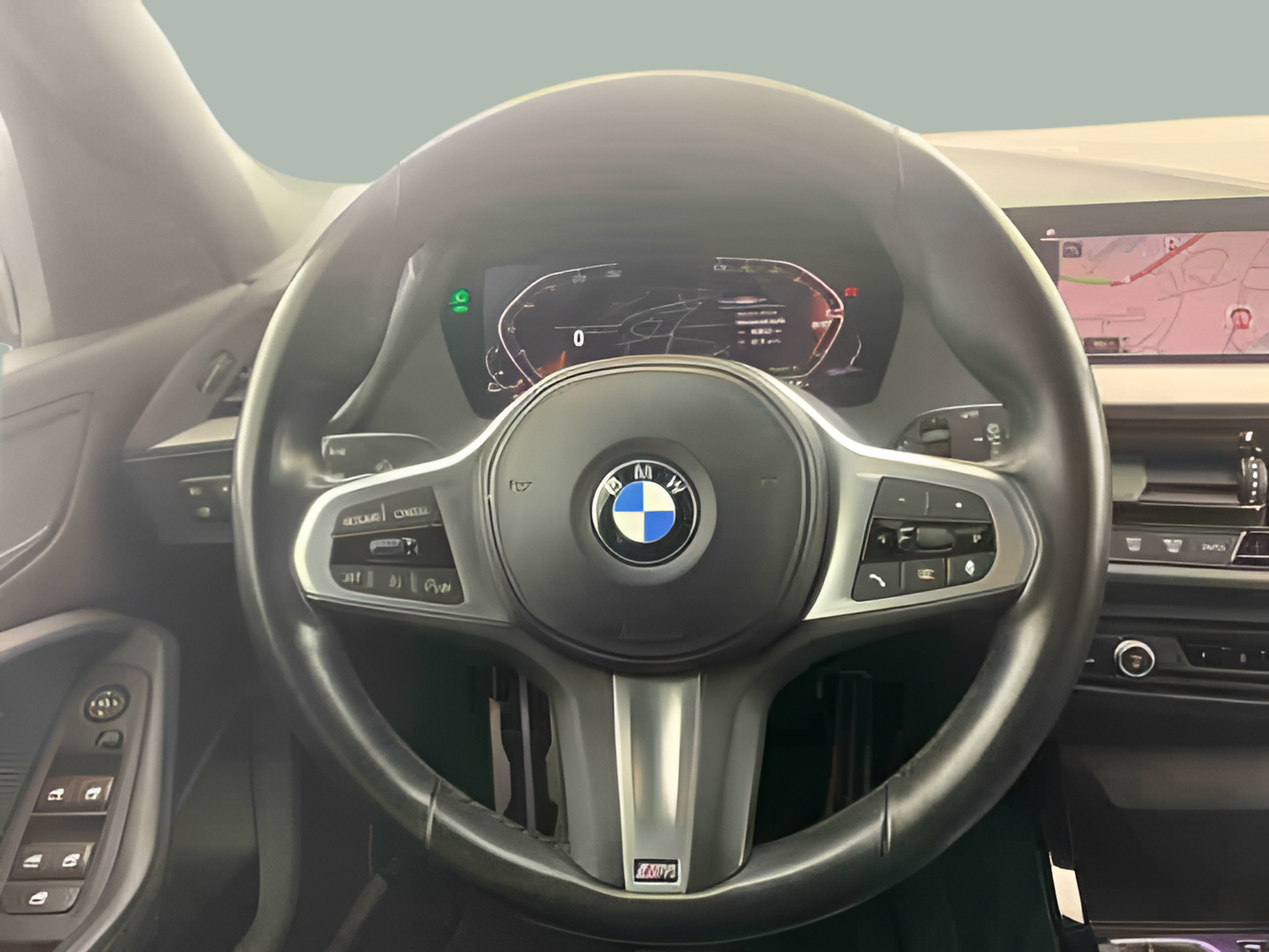 BMW Série 1 116d color Negro. Año 2023. 85KW(116CV). Diesel. En concesionario Santogal Setúbal de Setúbal