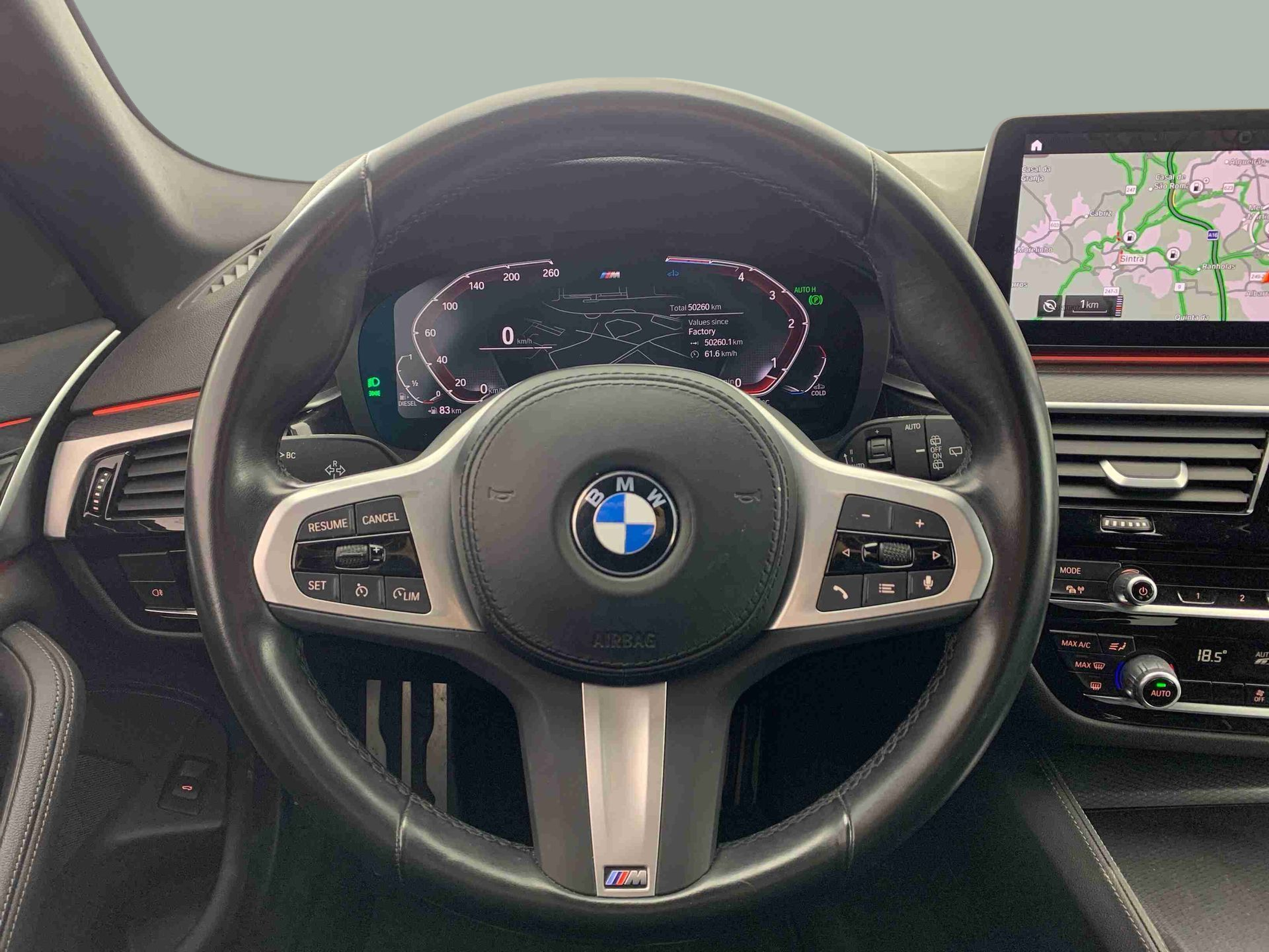 BMW Série 5 520d Touring color Negro. Año 2023. 140KW(190CV). Diesel. En concesionario Santogal Setúbal de Setúbal