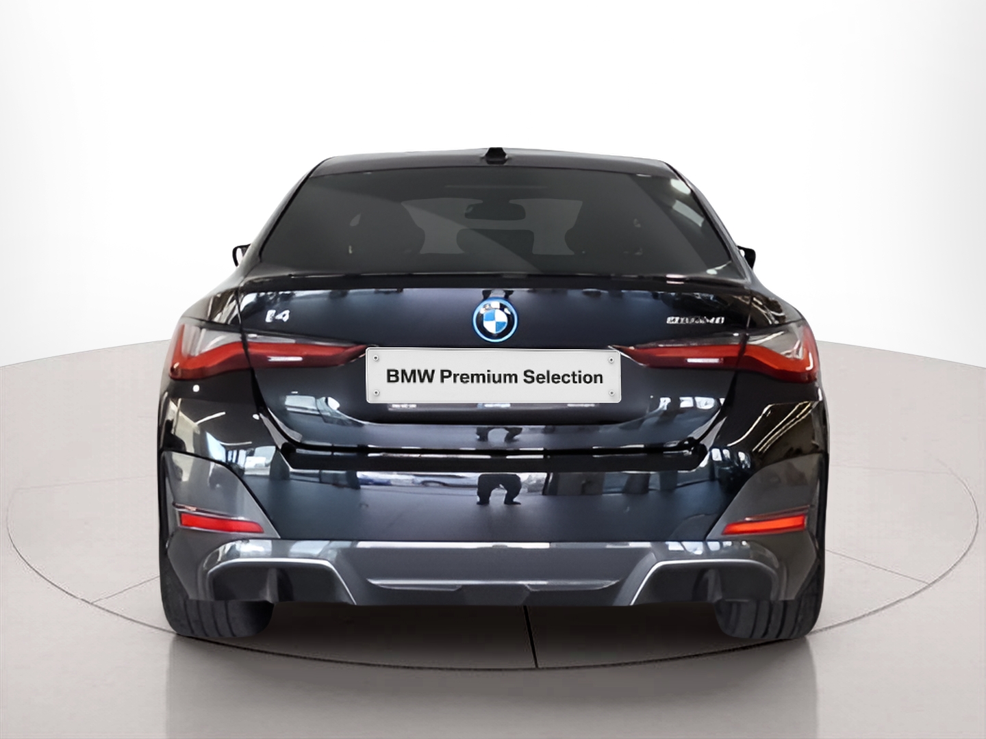 BMW i4 i4 eDrive40 color Negro. Año 2023. 250KW(340CV). Elétrico. En concesionario Santogal Carnaxide de Oeiras