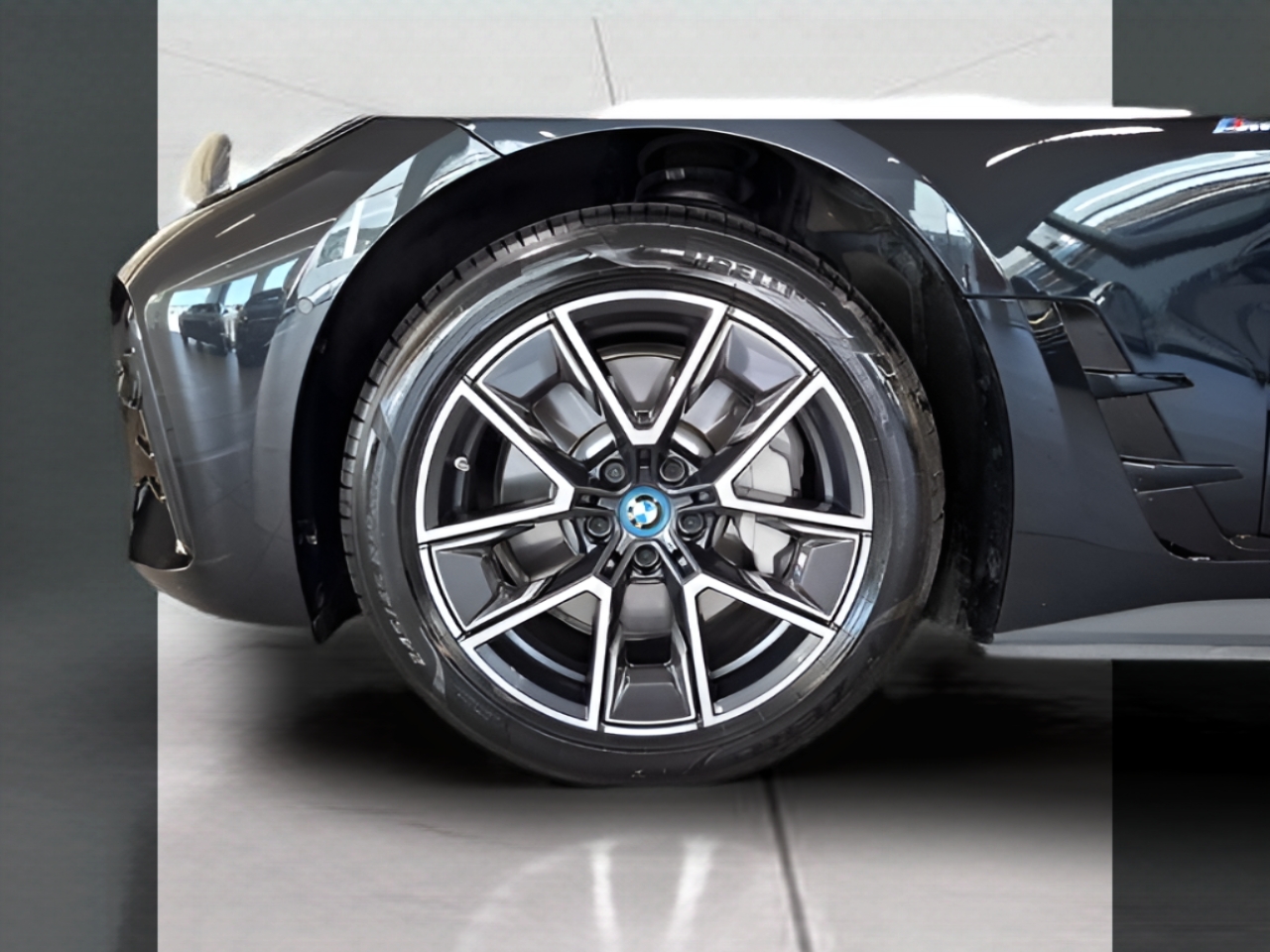 BMW i4 i4 eDrive40 color Negro. Año 2023. 250KW(340CV). Elétrico. En concesionario Santogal Carnaxide de Oeiras