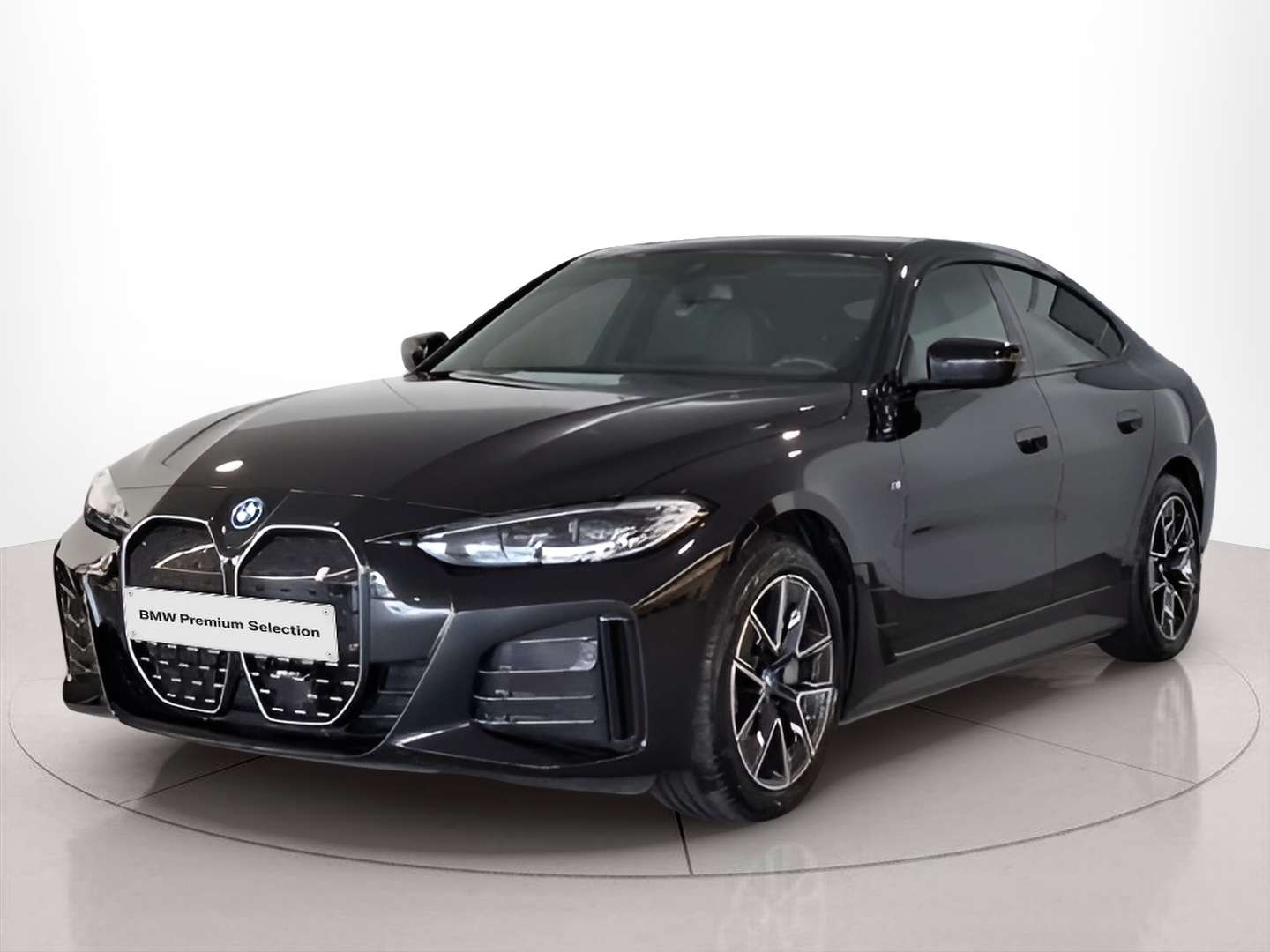 Fotos de BMW i4 i4 eDrive40 color Negro. Año 2023. 250KW(340CV). Elétrico. En concesionario Santogal Carnaxide de Oeiras
