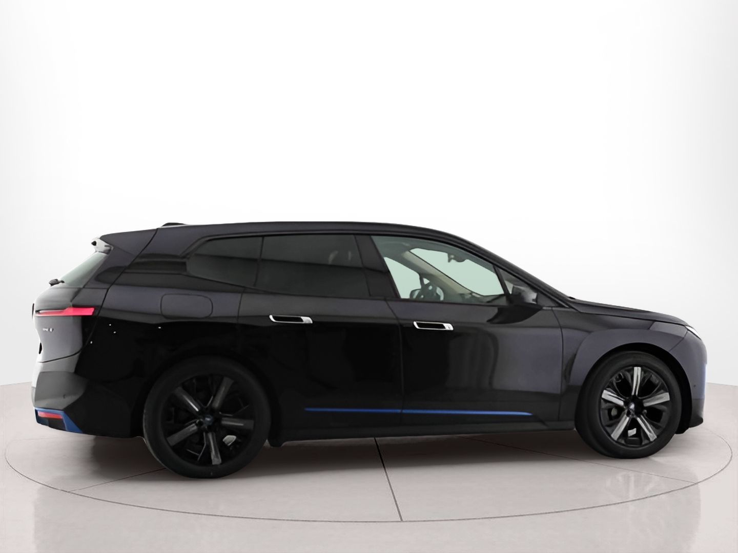 Fotos de BMW iX xDrive40 color Negro. Año 2022. 240KW(326CV). Elétrico. En concesionario Santogal Carnaxide de Oeiras