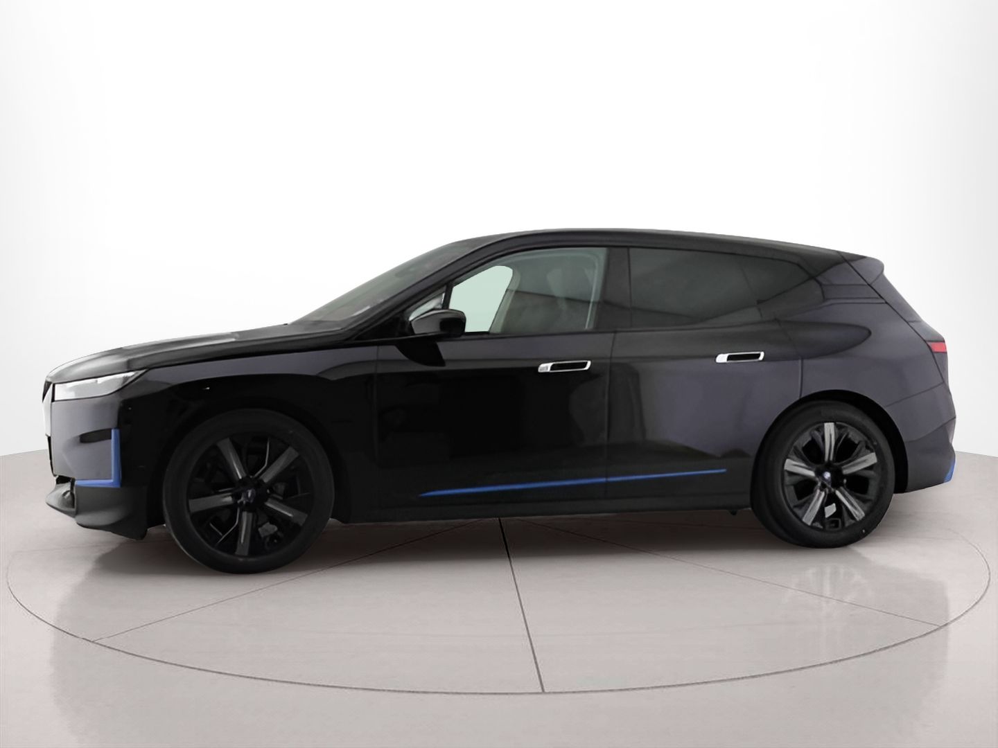 BMW iX xDrive40 color Negro. Año 2022. 240KW(326CV). Elétrico. En concesionario Santogal Carnaxide de Oeiras