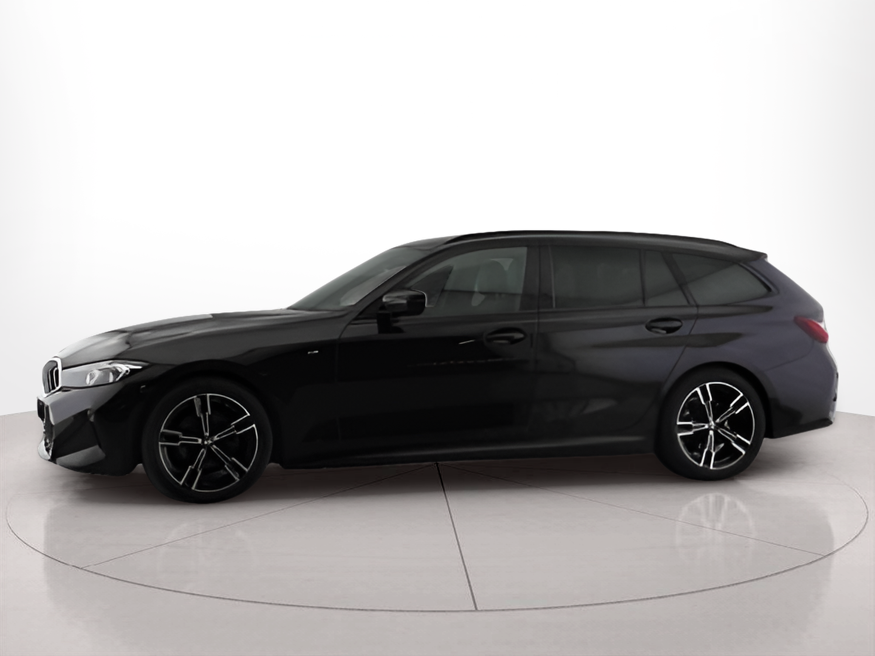 BMW Série 3 320d Touring color Negro. Año 2023. 140KW(190CV). Diesel. En concesionario Santogal Carnaxide de Oeiras