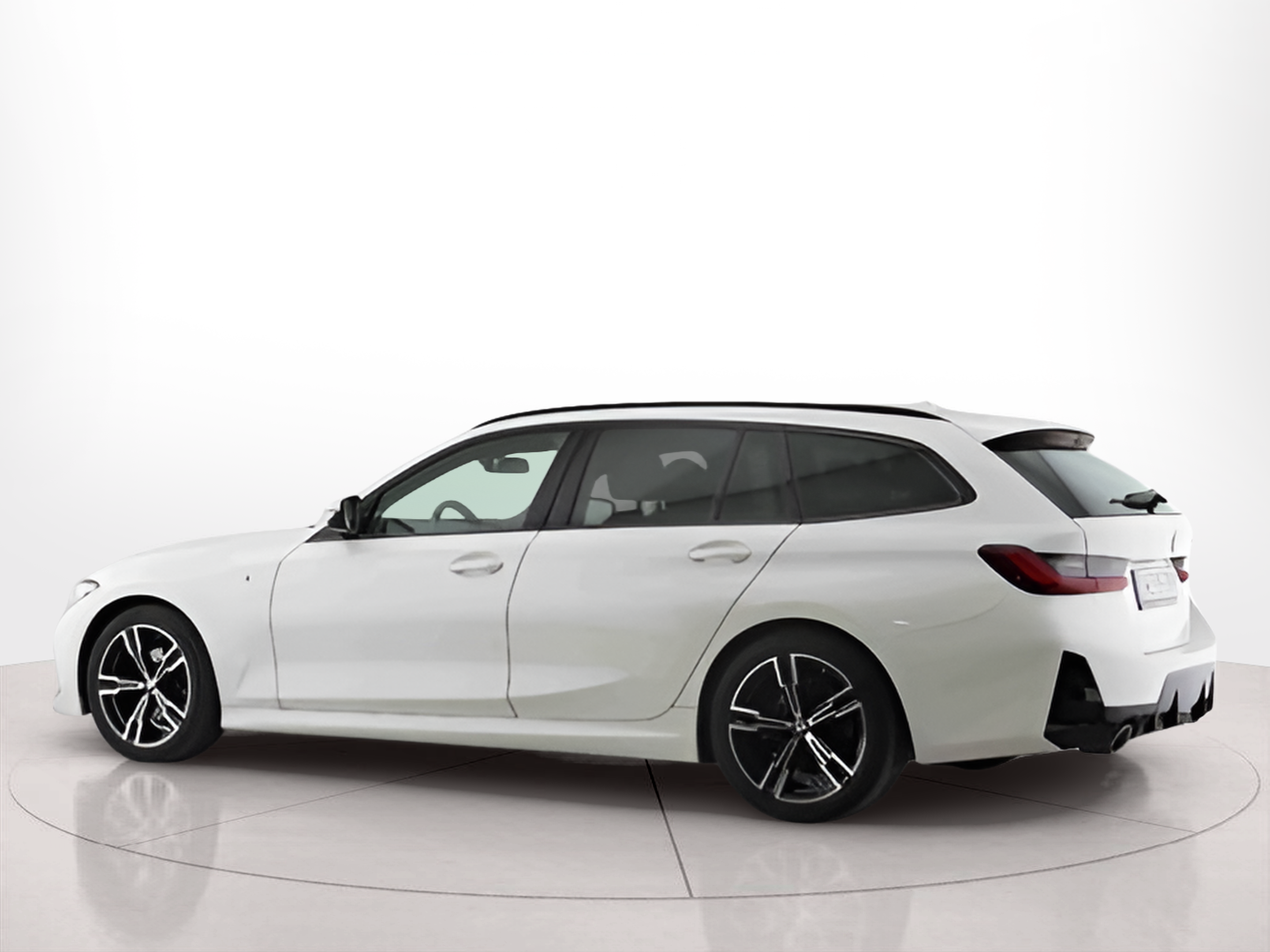 BMW Série 3 320d Touring color Blanco. Año 2023. 140KW(190CV). Diesel. En concesionario Santogal Setúbal de Setúbal