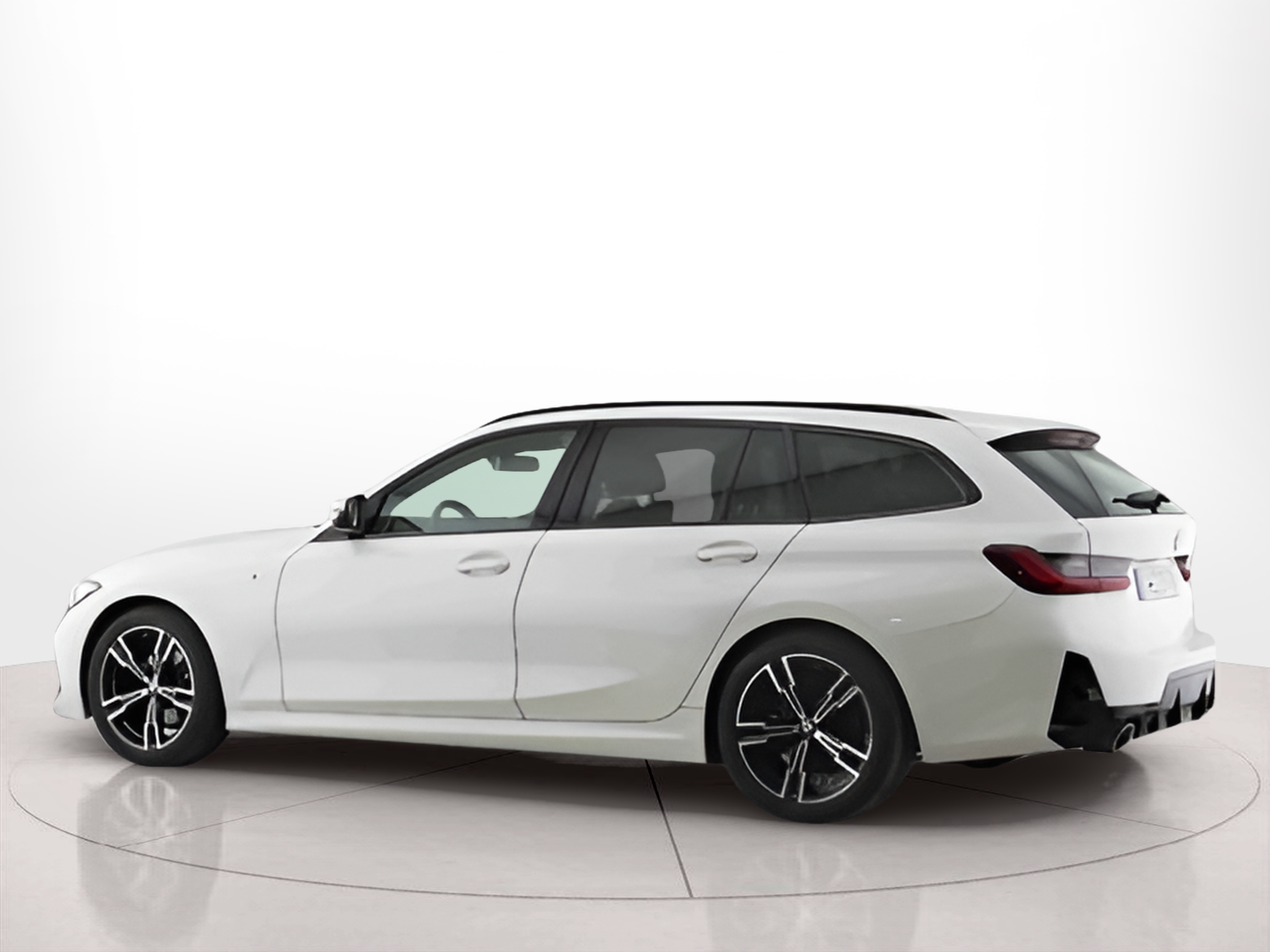BMW Série 3 320d Touring color Blanco. Año 2023. 140KW(190CV). Diesel. En concesionario Santogal Setúbal de Setúbal