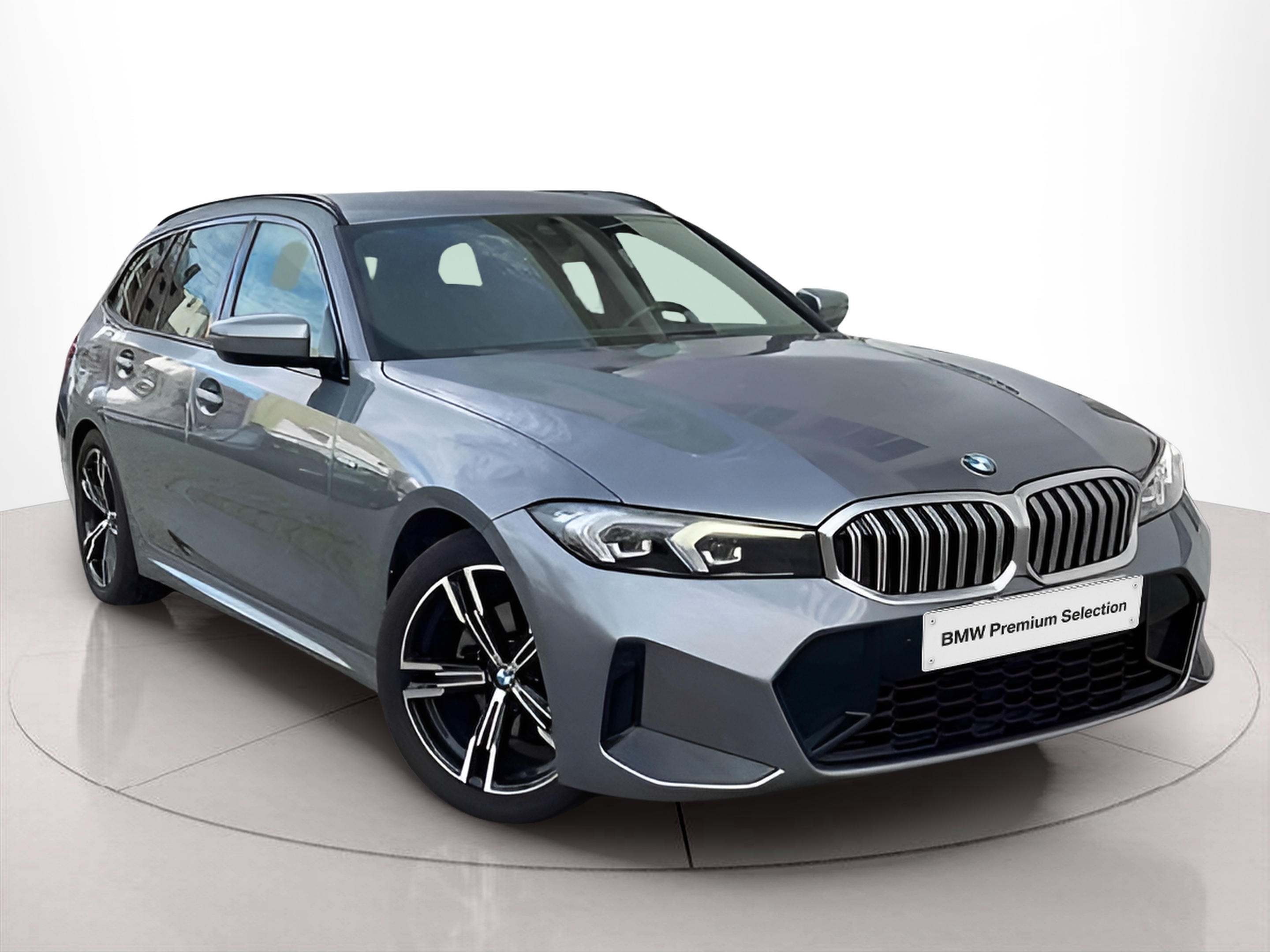 Fotos de BMW Série 3 320d Touring color Gris. Año 2023. 140KW(190CV). Diesel. En concesionario Santogal Setúbal de Setúbal