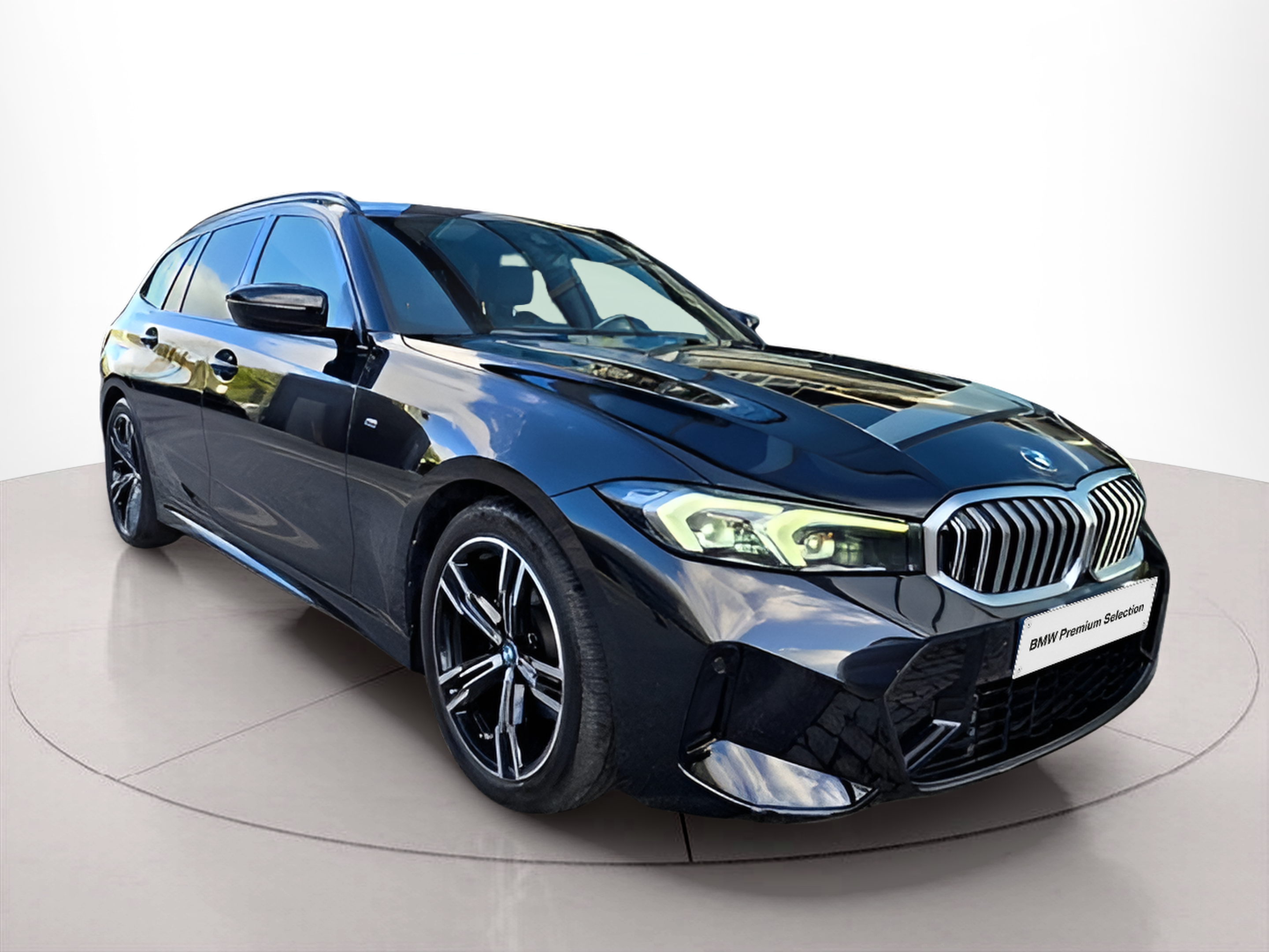 Fotos de BMW Série 3 320d Touring color Negro. Año 2023. 140KW(190CV). Diesel. En concesionario Santogal Setúbal de Setúbal