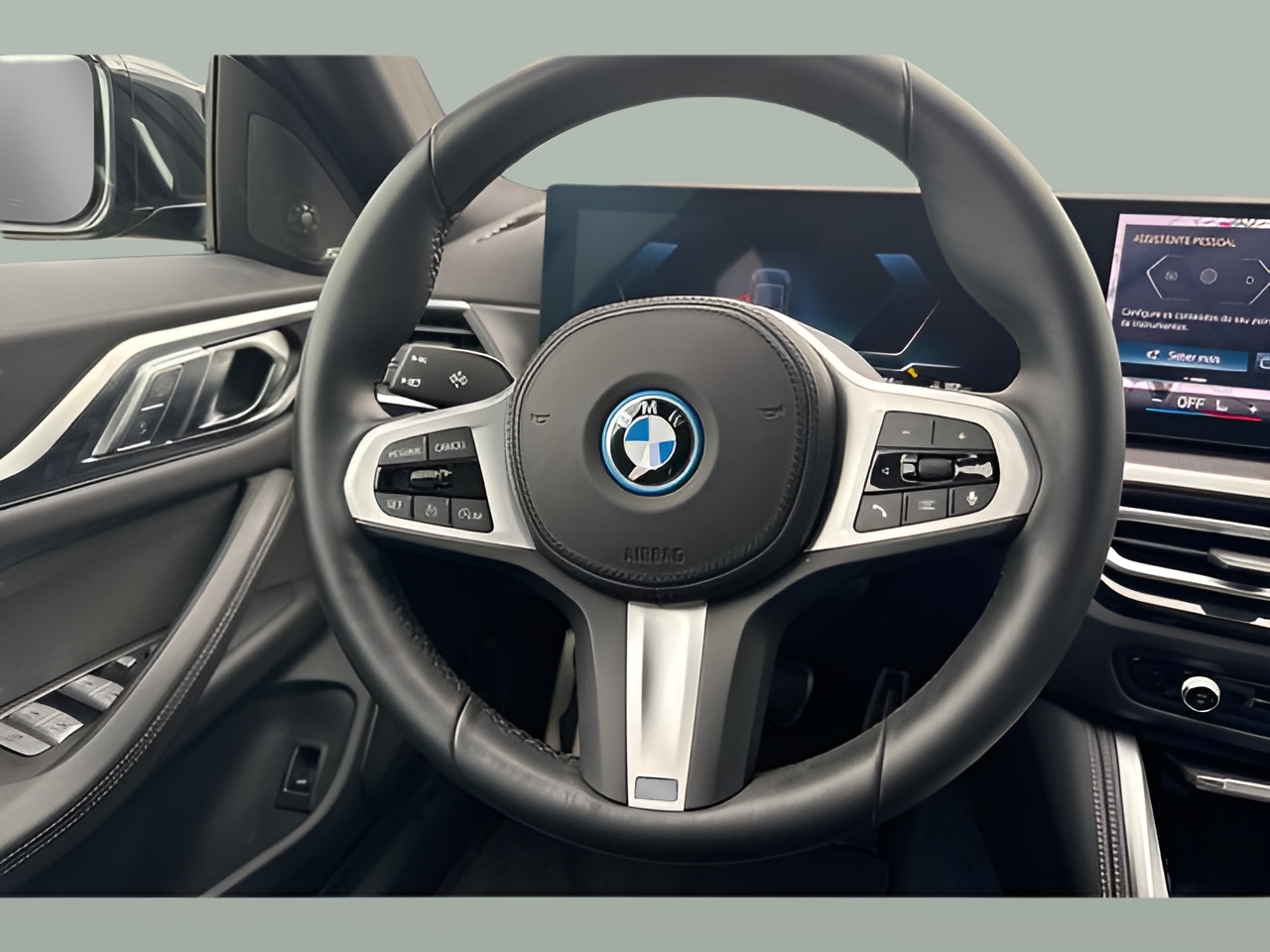 BMW i4 i4 eDrive40 color Negro. Año 2023. 250KW(340CV). Elétrico. En concesionario Santogal Praça de Espanha - Lisboa de Lisboa
