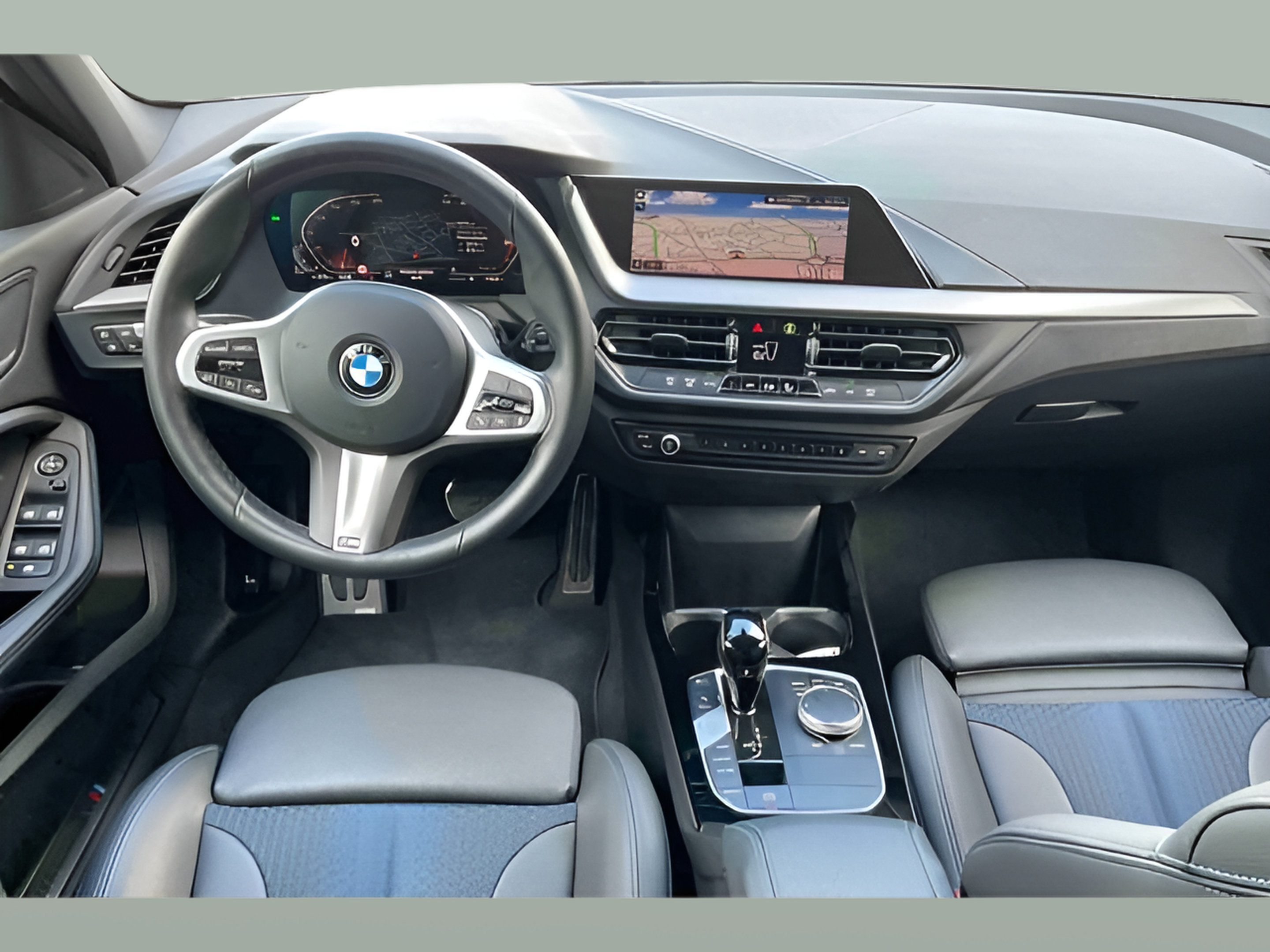 BMW Série 1 116d color Blanco. Año 2024. 85KW(116CV). Diesel. En concesionario Santogal Setúbal de Setúbal