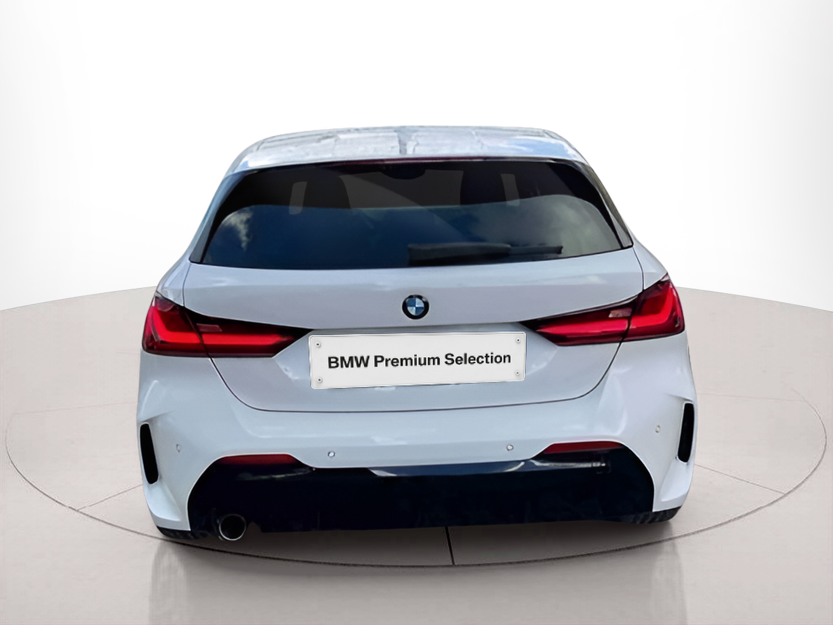 BMW Série 1 116d color Blanco. Año 2024. 85KW(116CV). Diesel. En concesionario Santogal Setúbal de Setúbal
