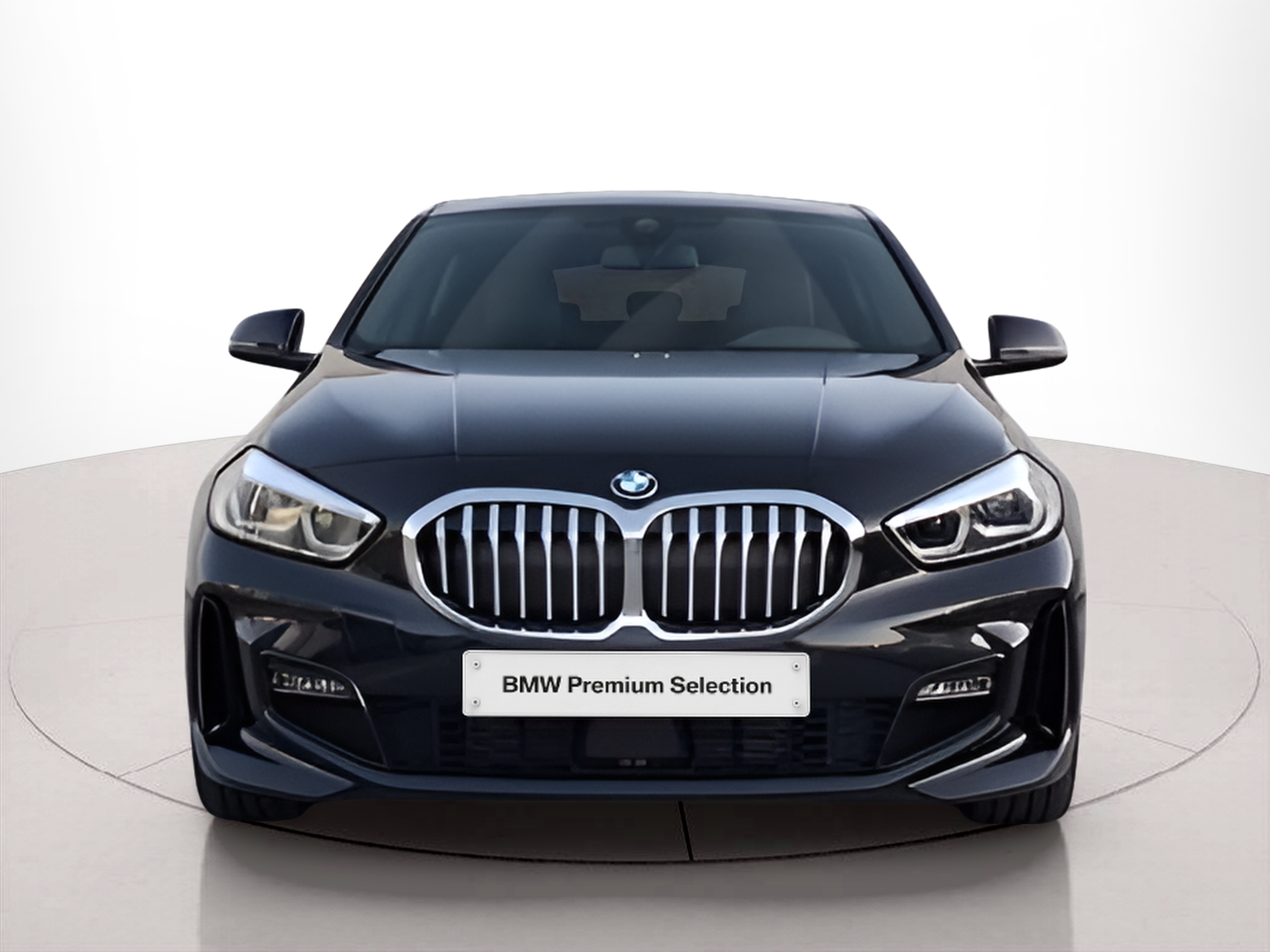 Fotos de BMW Série 1 116d color Negro. Año 2024. 85KW(116CV). Diesel. En concesionario Santogal Carnaxide de Oeiras