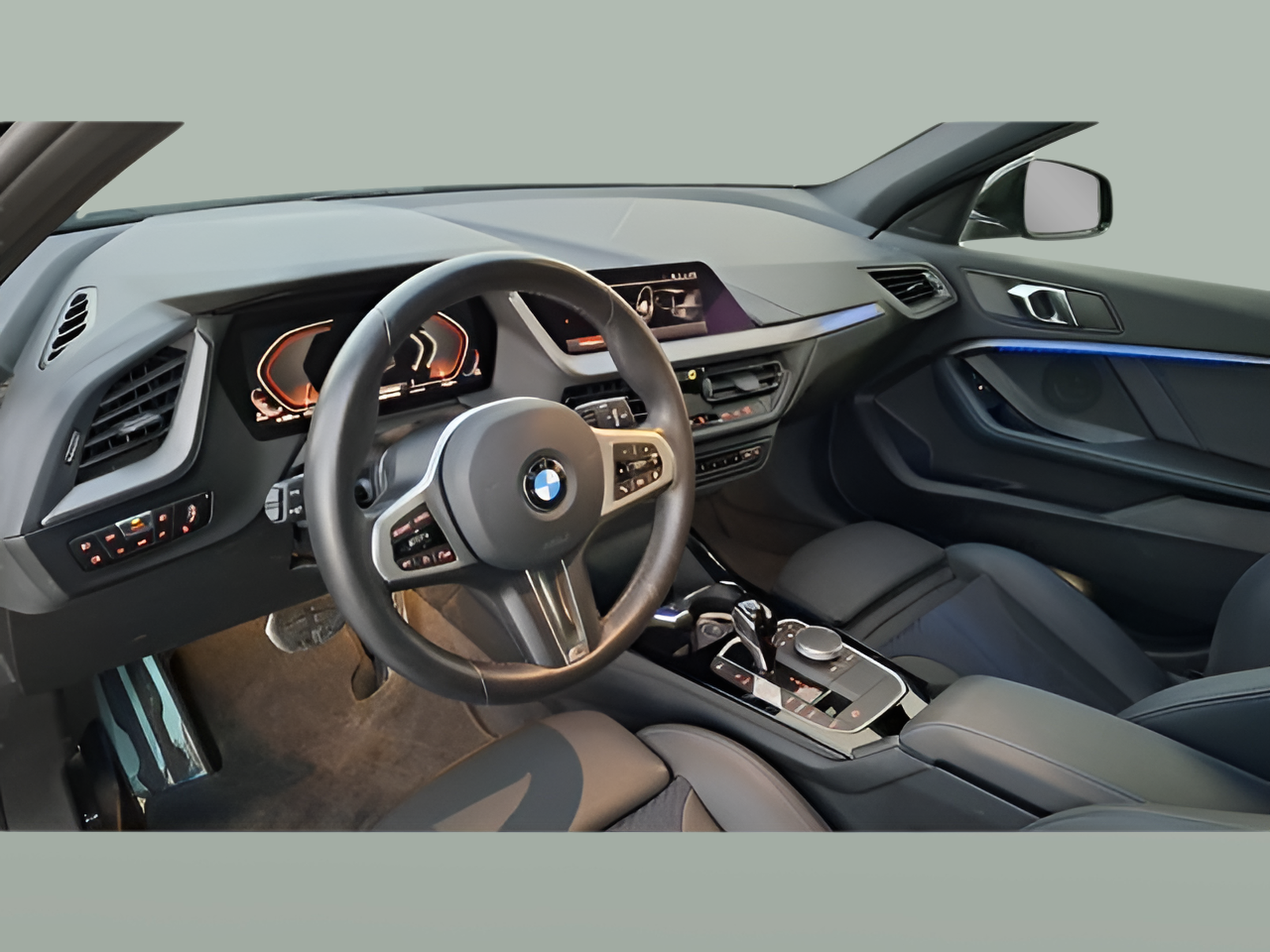 BMW Série 1 116d color Negro. Año 2024. 85KW(116CV). Diesel. En concesionario Santogal Carnaxide de Oeiras