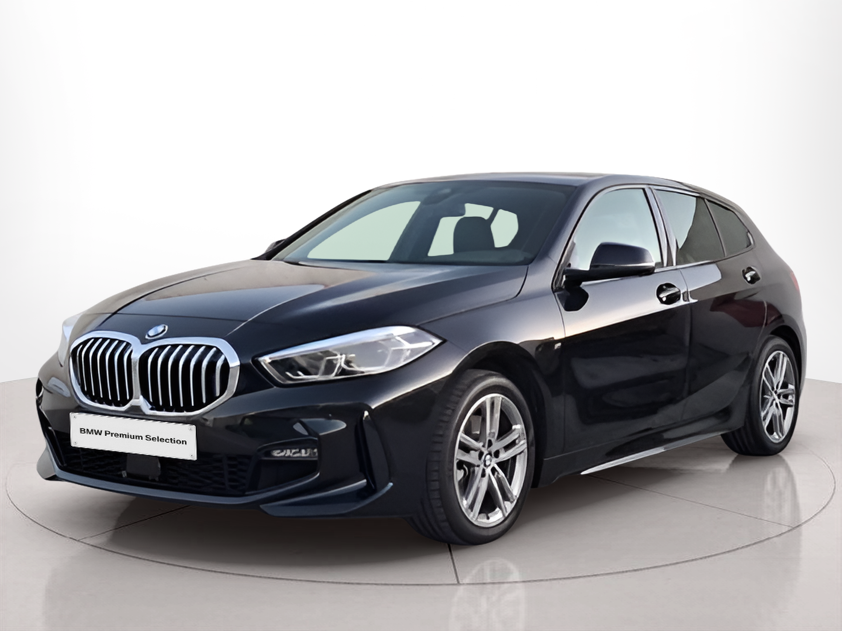 Fotos de BMW Série 1 116d color Negro. Año 2024. 85KW(116CV). Diesel. En concesionario Santogal Carnaxide de Oeiras