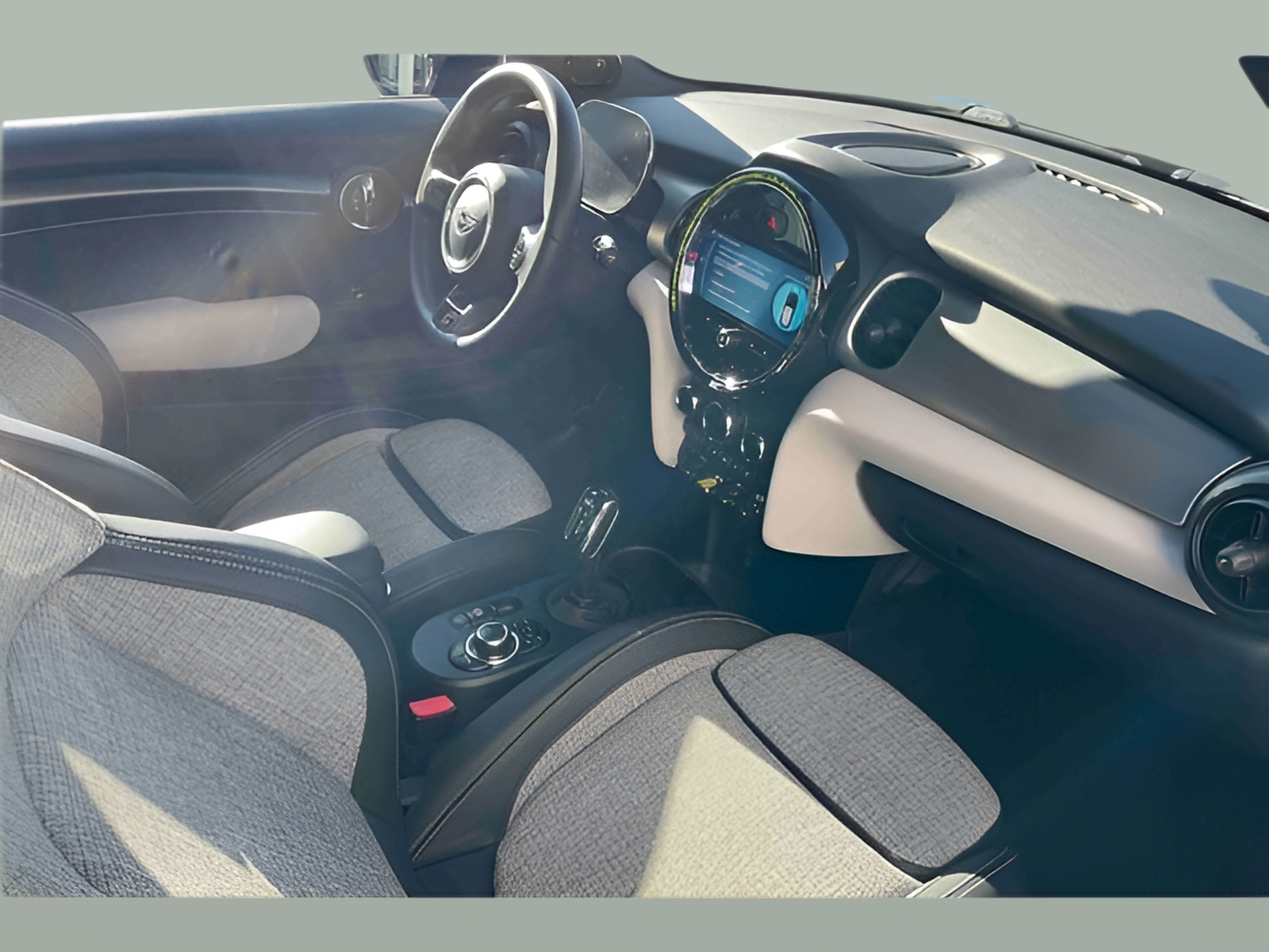 fotoG 7 del MINI MINI 3 Portas Cooper S E 135 kW (184 CV) 184cv Elétrico de 2021 em Oeiras