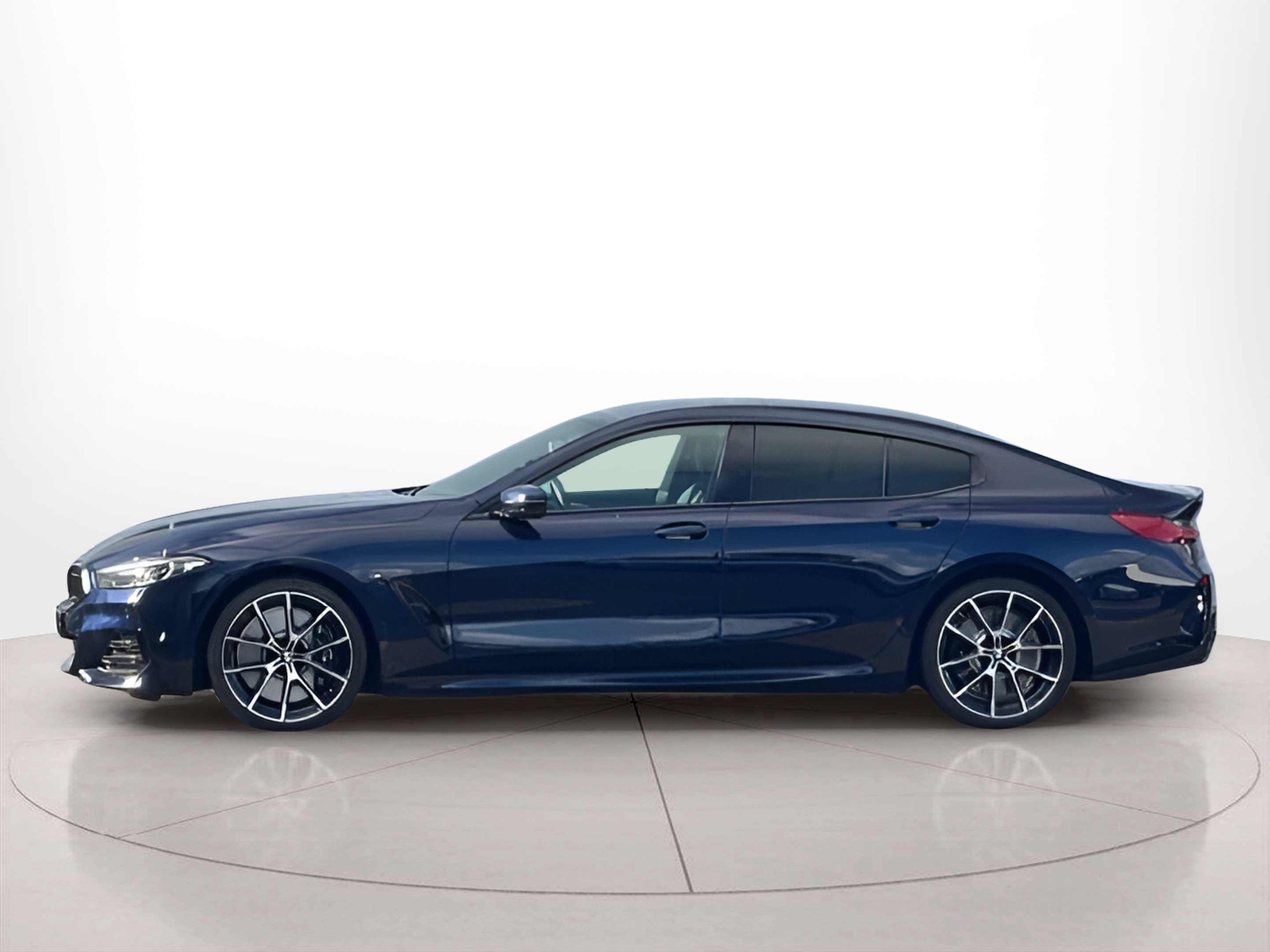 BMW Série 8 840d Coupe color Azul. Año 2023. 250KW(340CV). Diesel. En concesionario Santogal Praça de Espanha - Lisboa de Lisboa