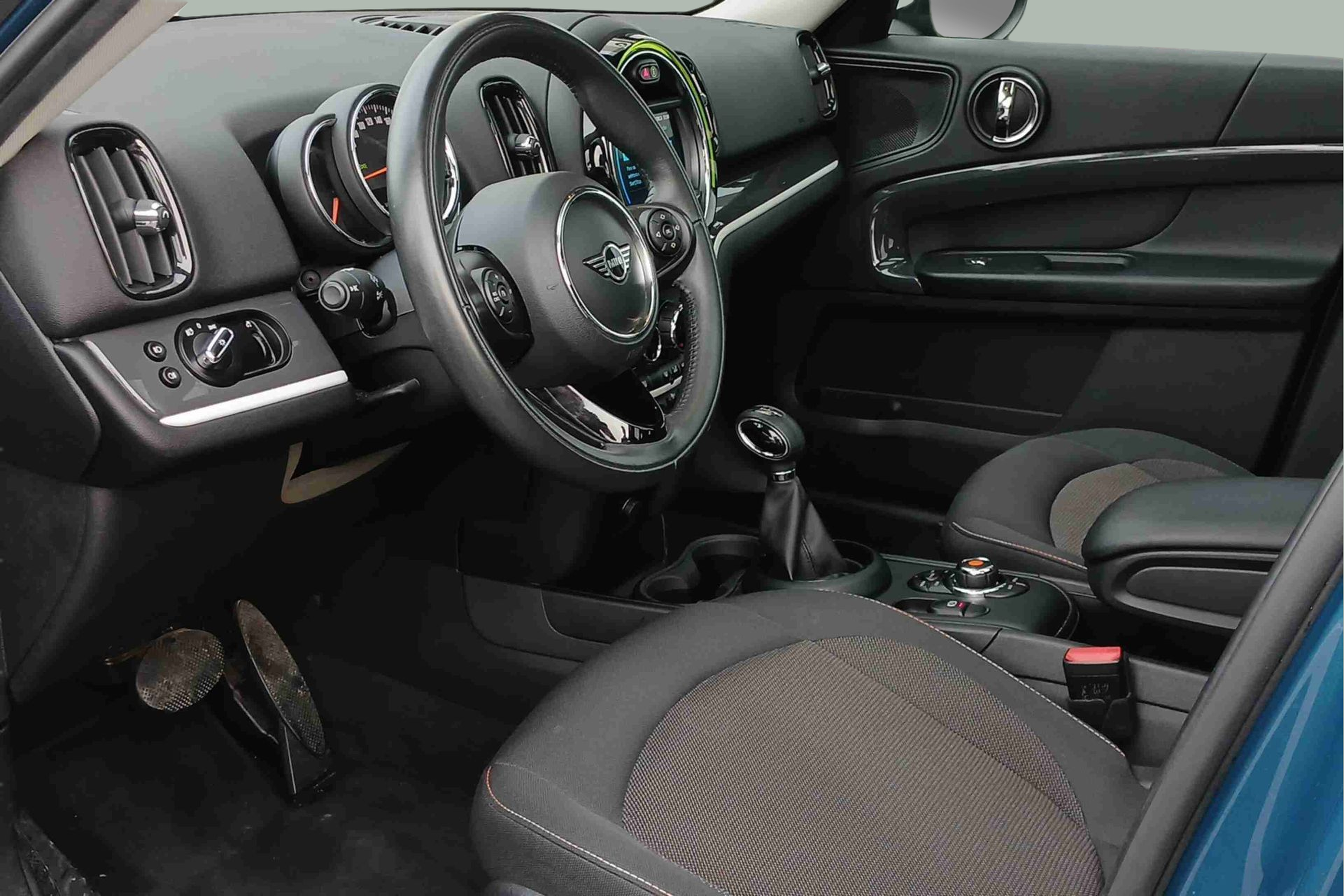 fotoG 11 del MINI MINI Countryman Cooper S E ALL4 165 kW (224 CV) 224cv Elétrico / Gasolina Híbrido de 2019 em Oeiras