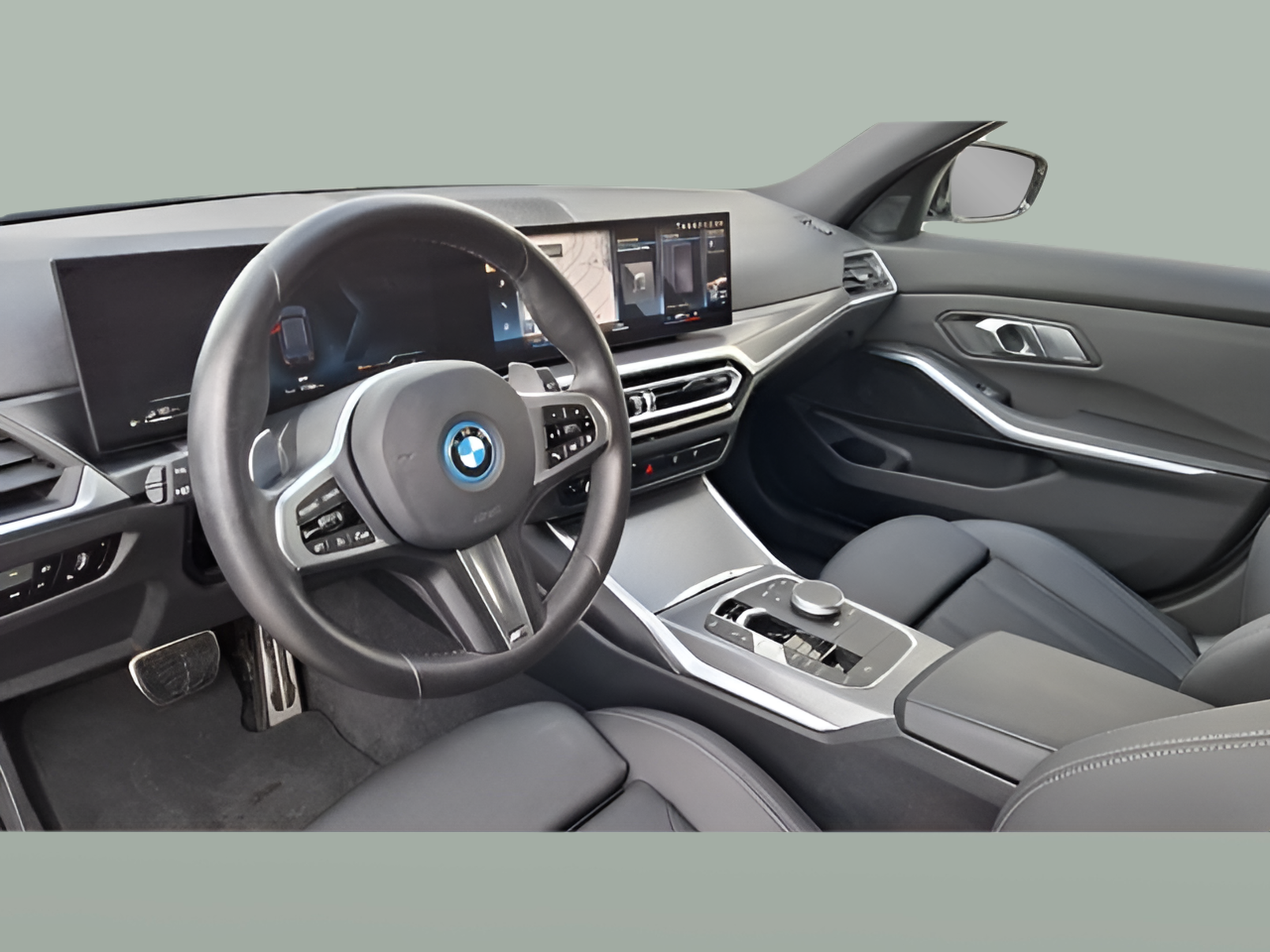 BMW Série 3 320e Touring color Gris. Año 2024. 150KW(204CV). Elétrico / Gasolina Híbrido. En concesionario Santogal Carnaxide de Oeiras