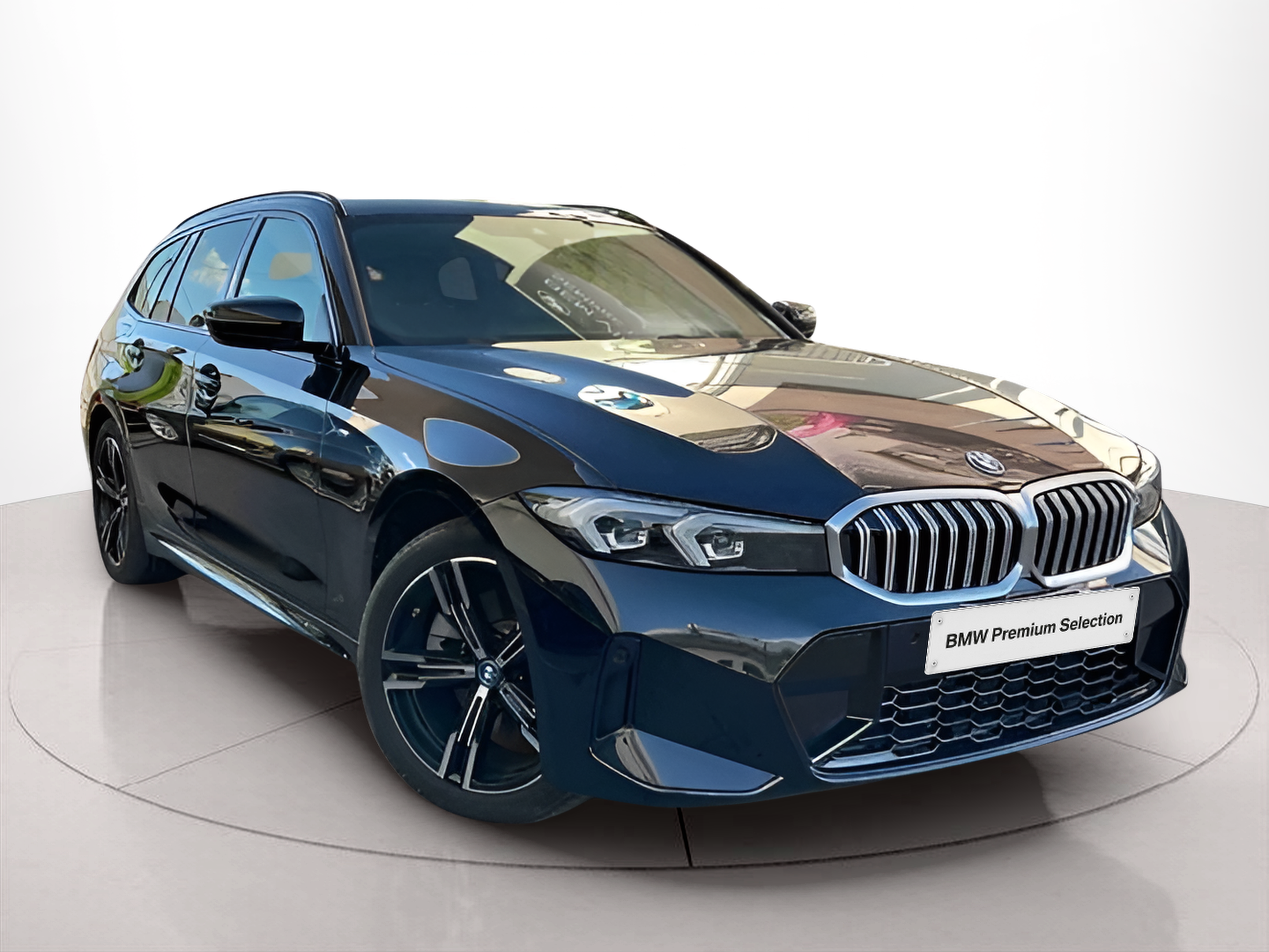 Fotos de BMW Série 3 320e Touring color Negro. Año 2024. 150KW(204CV). Elétrico / Gasolina Híbrido. En concesionario Santogal Setúbal de Setúbal