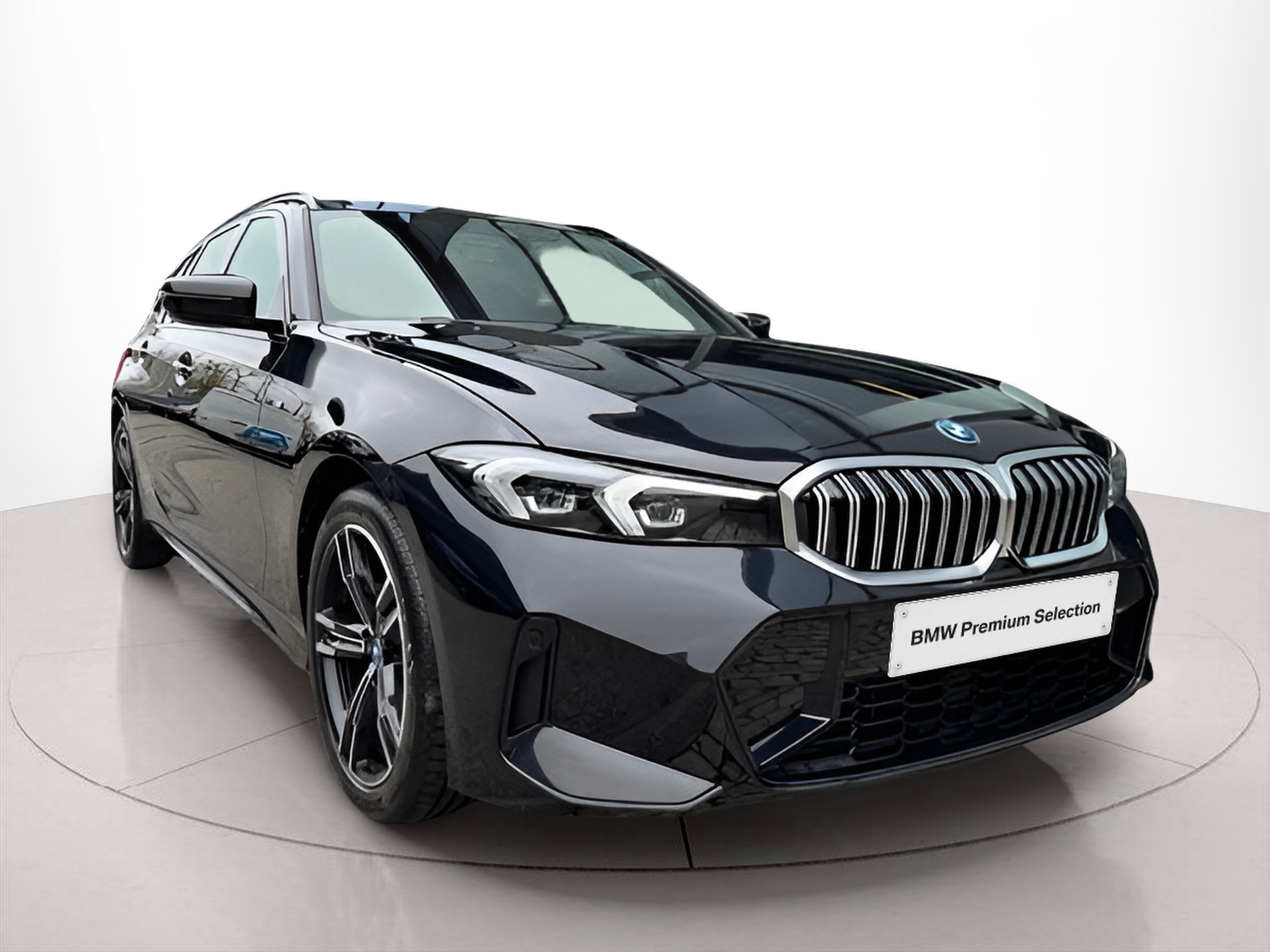 Fotos de BMW Série 3 320e Touring color Negro. Año 2024. 150KW(204CV). Elétrico / Gasolina Híbrido. En concesionario Santogal Oeiras de Oeiras