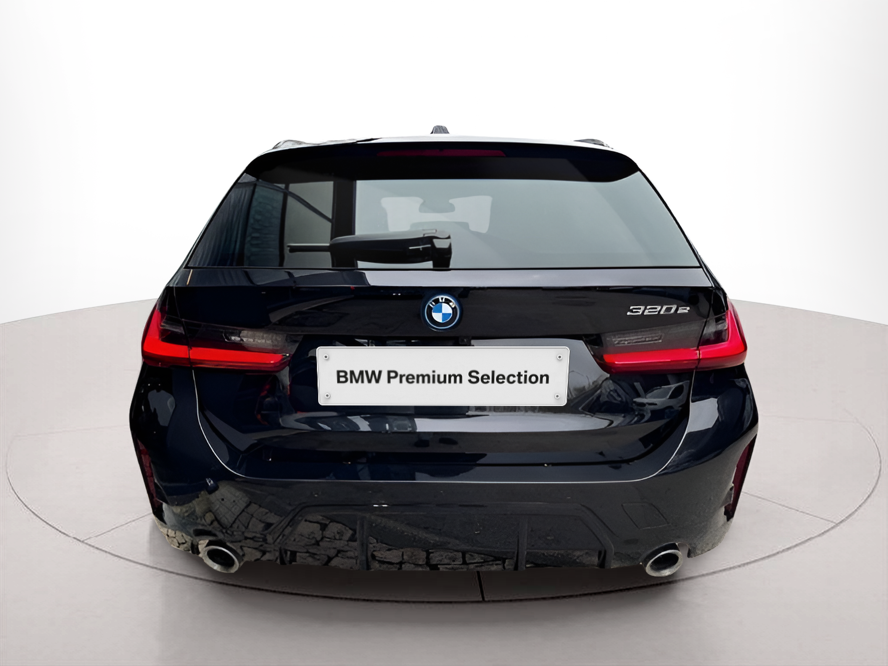 BMW Série 3 320e Touring color Negro. Año 2024. 150KW(204CV). Elétrico / Gasolina Híbrido. En concesionario Santogal Oeiras de Oeiras