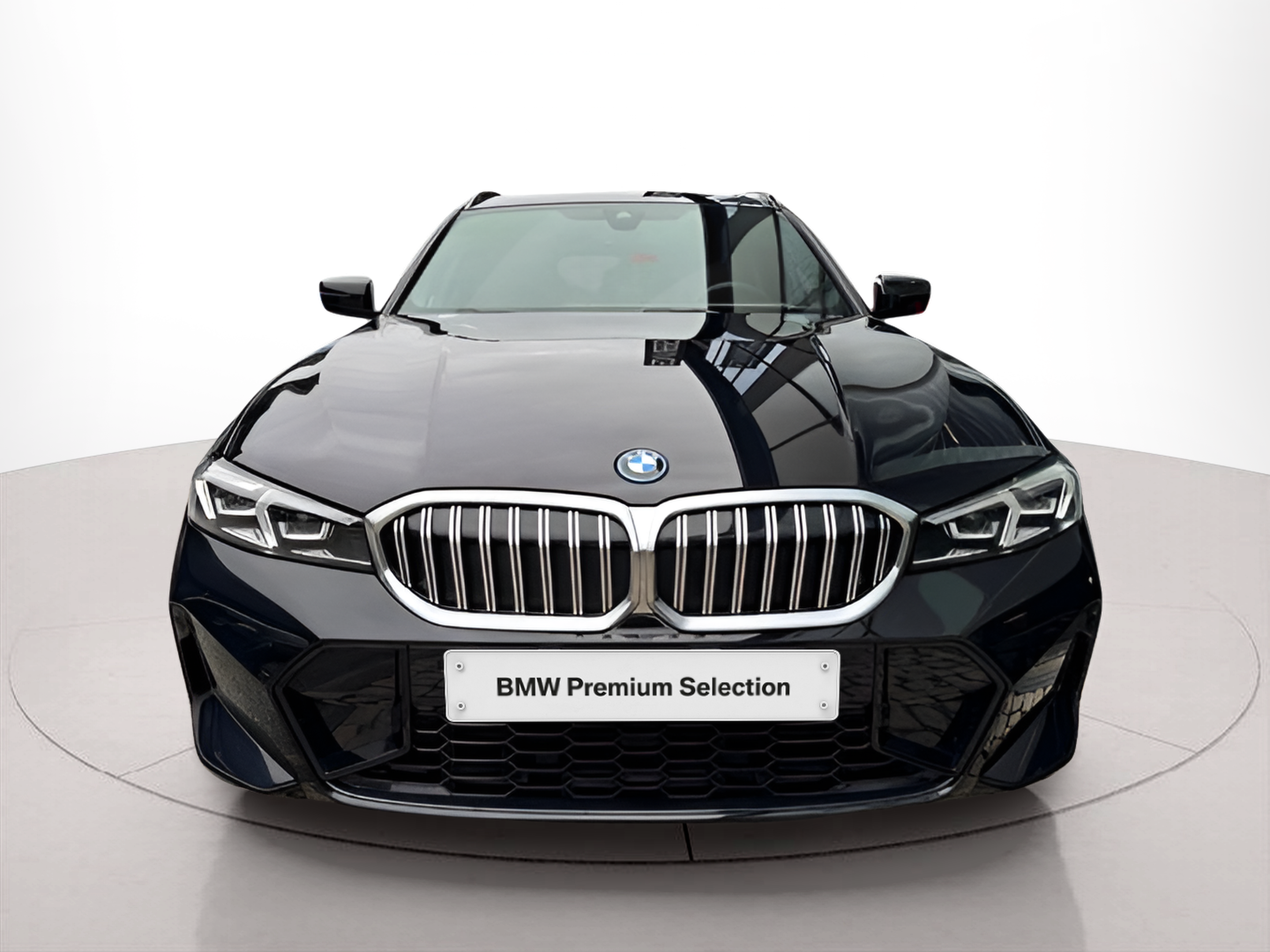 Fotos de BMW Série 3 320e Touring color Negro. Año 2024. 150KW(204CV). Elétrico / Gasolina Híbrido. En concesionario Santogal Oeiras de Oeiras