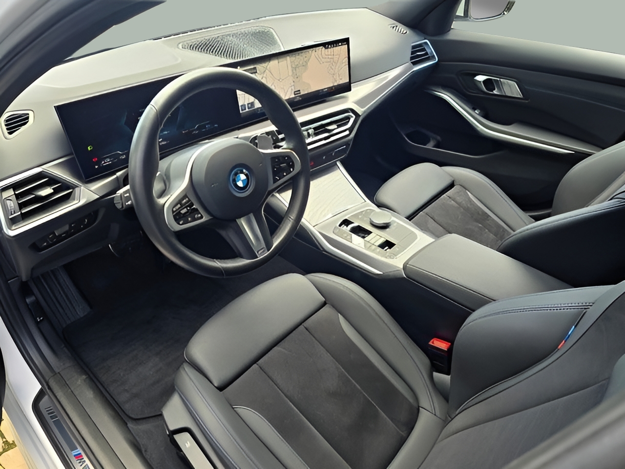 BMW Série 3 320e Touring color Blanco. Año 2024. 150KW(204CV). Elétrico / Gasolina Híbrido. En concesionario Santogal Oeiras de Oeiras