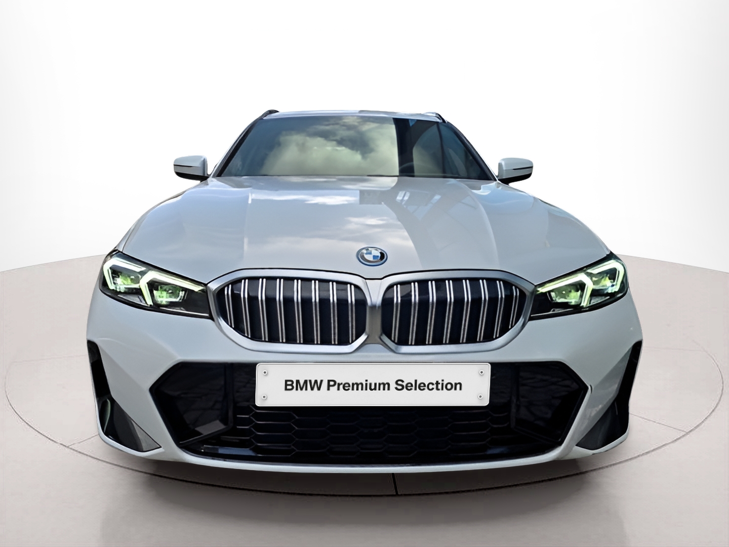 Fotos de BMW Série 3 320e Touring color Blanco. Año 2024. 150KW(204CV). Elétrico / Gasolina Híbrido. En concesionario Santogal Oeiras de Oeiras