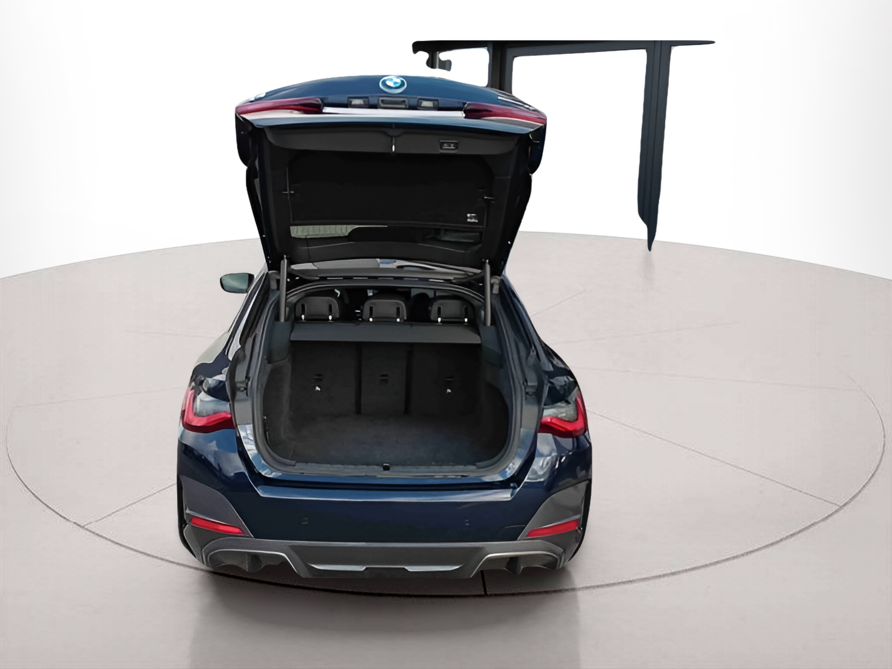 BMW i4 i4 eDrive40 color Azul. Año 2023. 250KW(340CV). Elétrico. En concesionario Santogal Seixal de Seixal
