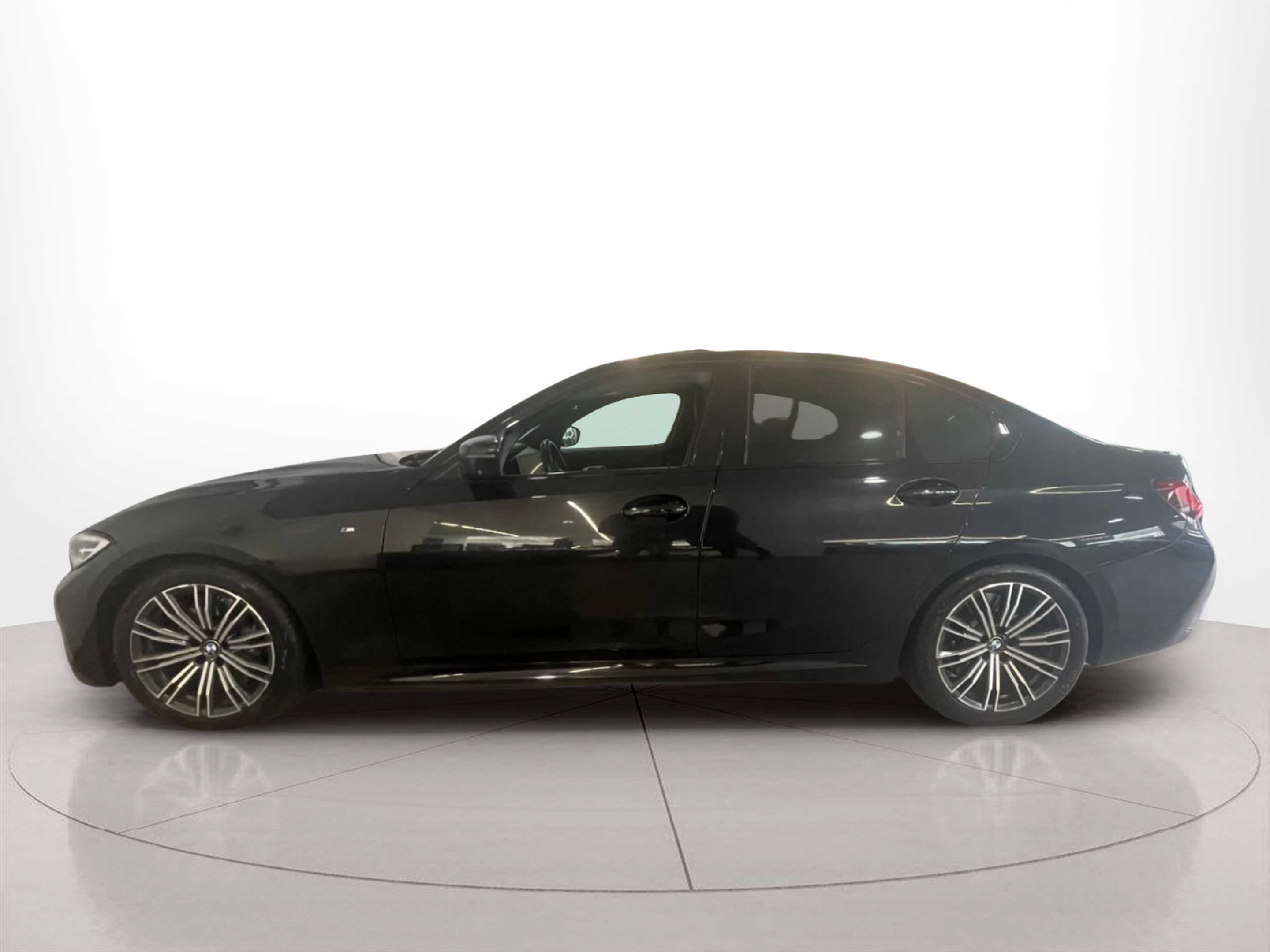 Fotos de BMW Série 3 320d Berlina color Negro. Año 2019. 140KW(190CV). Diesel. En concesionario Santogal Carnaxide de Oeiras