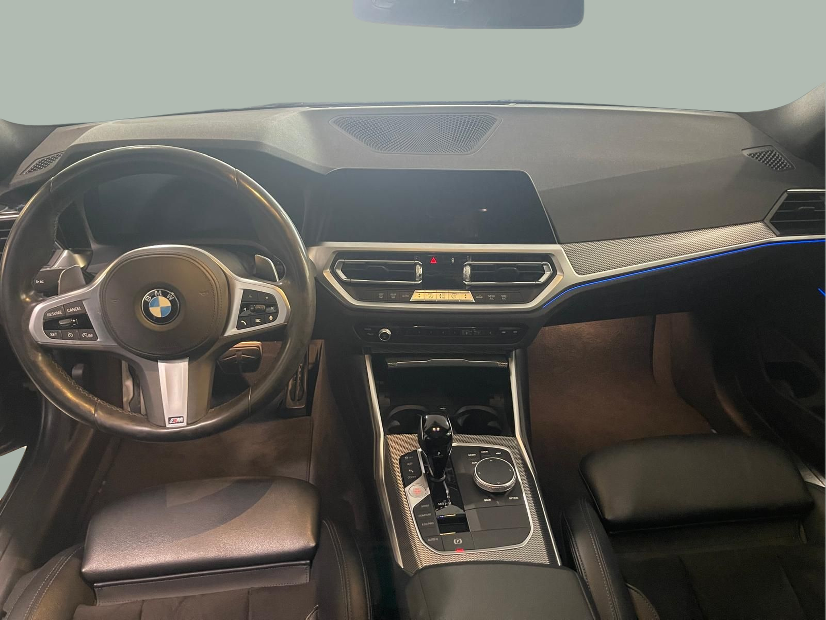 BMW Série 3 320d Berlina color Negro. Año 2019. 140KW(190CV). Diesel. En concesionario Santogal Carnaxide de Oeiras