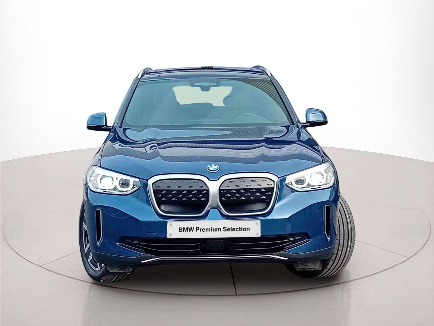 Fotos de BMW iX3 iX3 80 kWh color Azul. Año 2022. 210KW(286CV). Elétrico. En concesionario Santogal Seixal de Seixal